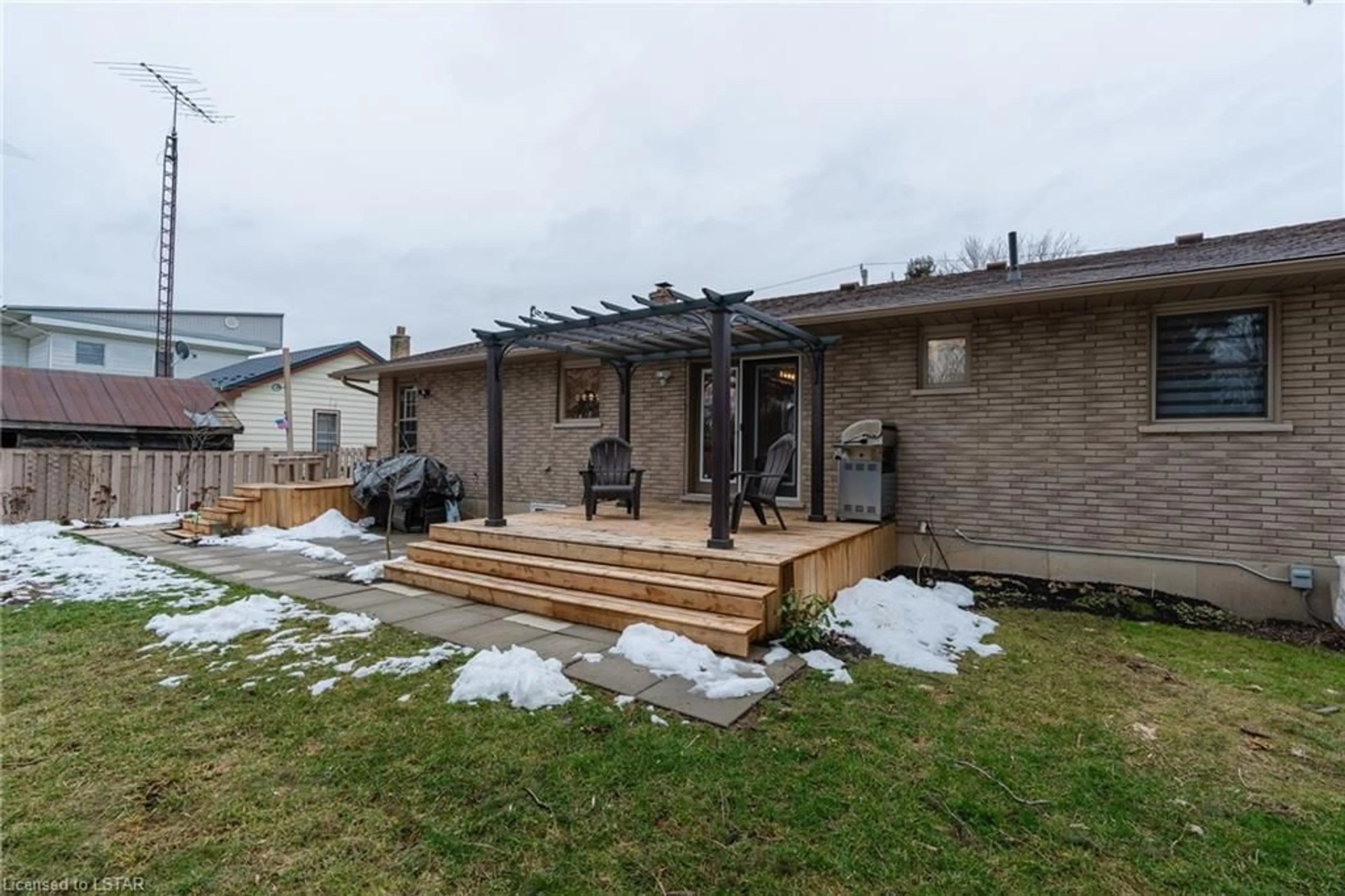 Frontside or backside of a home for 184 John St, Parkhill Ontario N0M 2K0