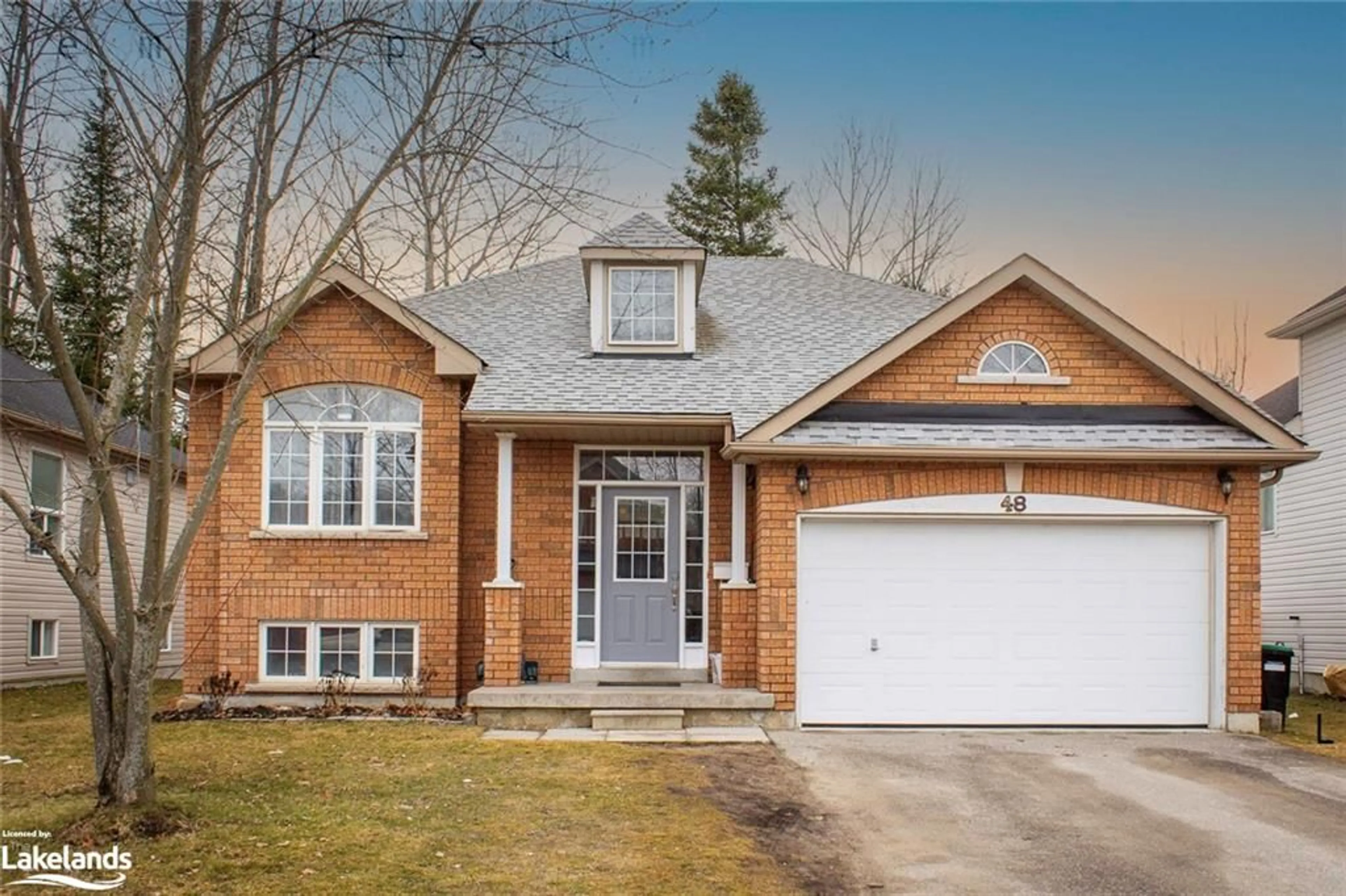 Home with brick exterior material for 48 Rose Valley Way, Wasaga Beach Ontario L9Z 3C4