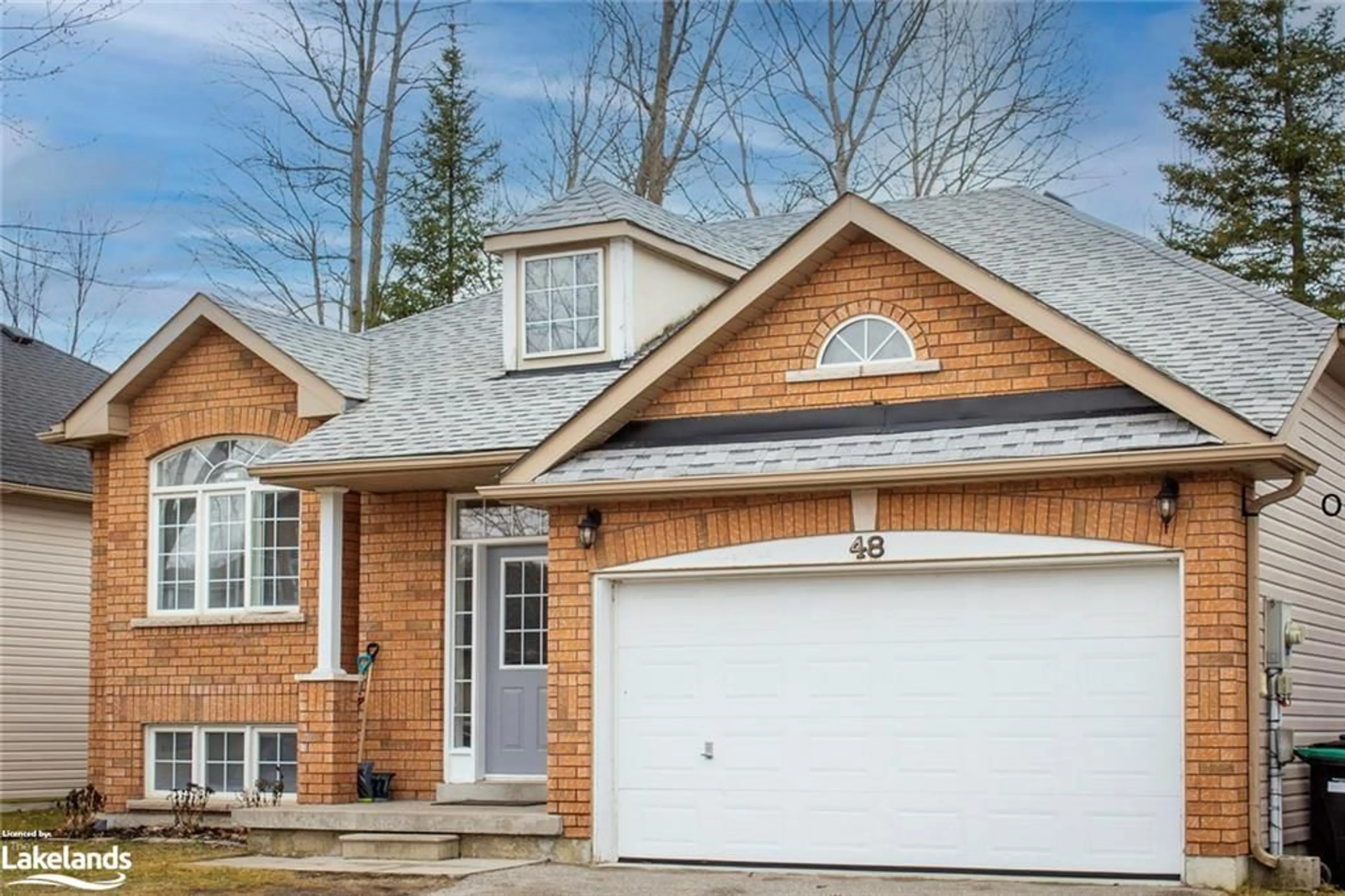 Home with brick exterior material for 48 Rose Valley Way, Wasaga Beach Ontario L9Z 3C4