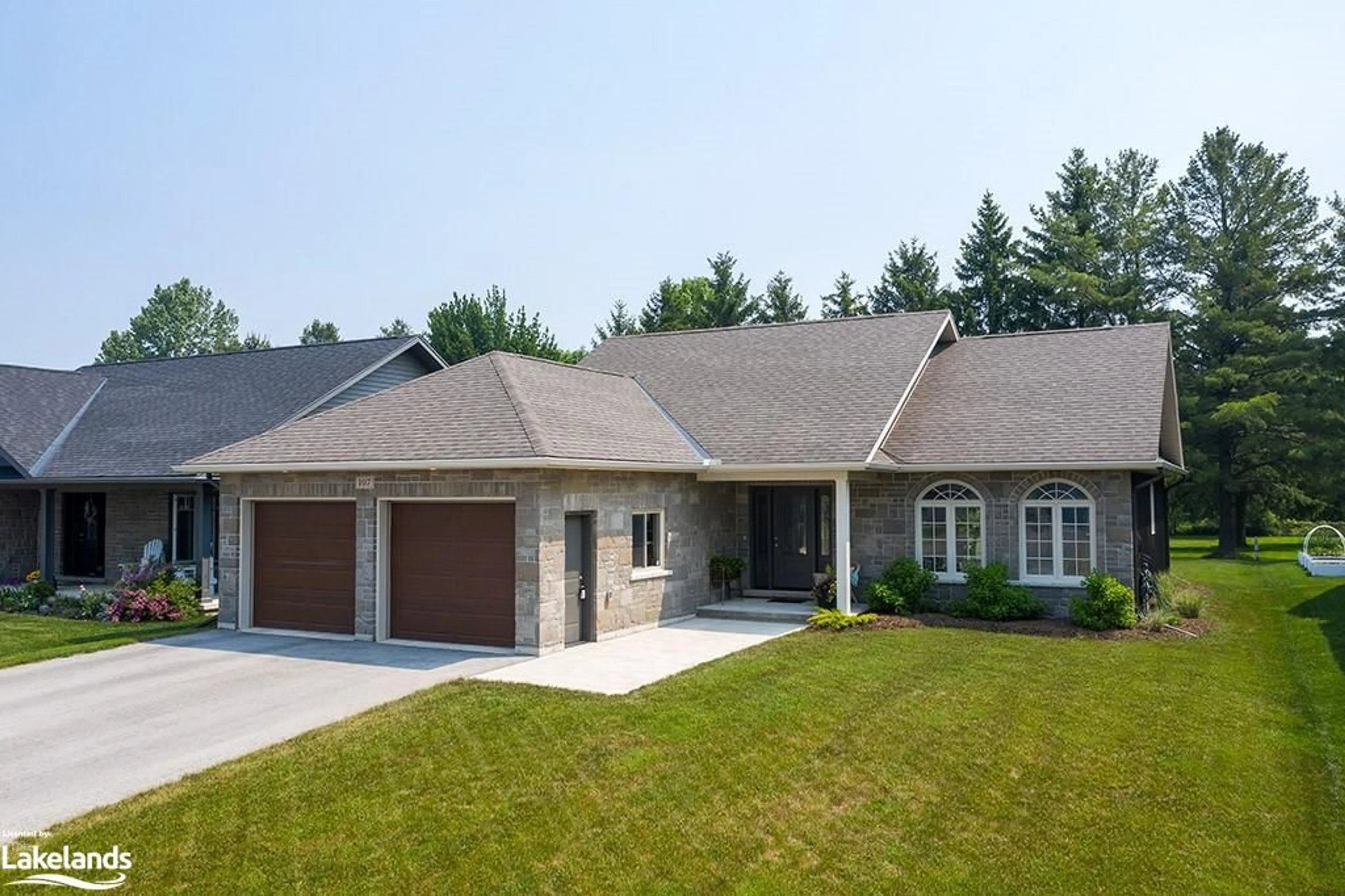Home with brick exterior material for 107 Iron Wood Dr, Meaford Ontario N4L 0A6