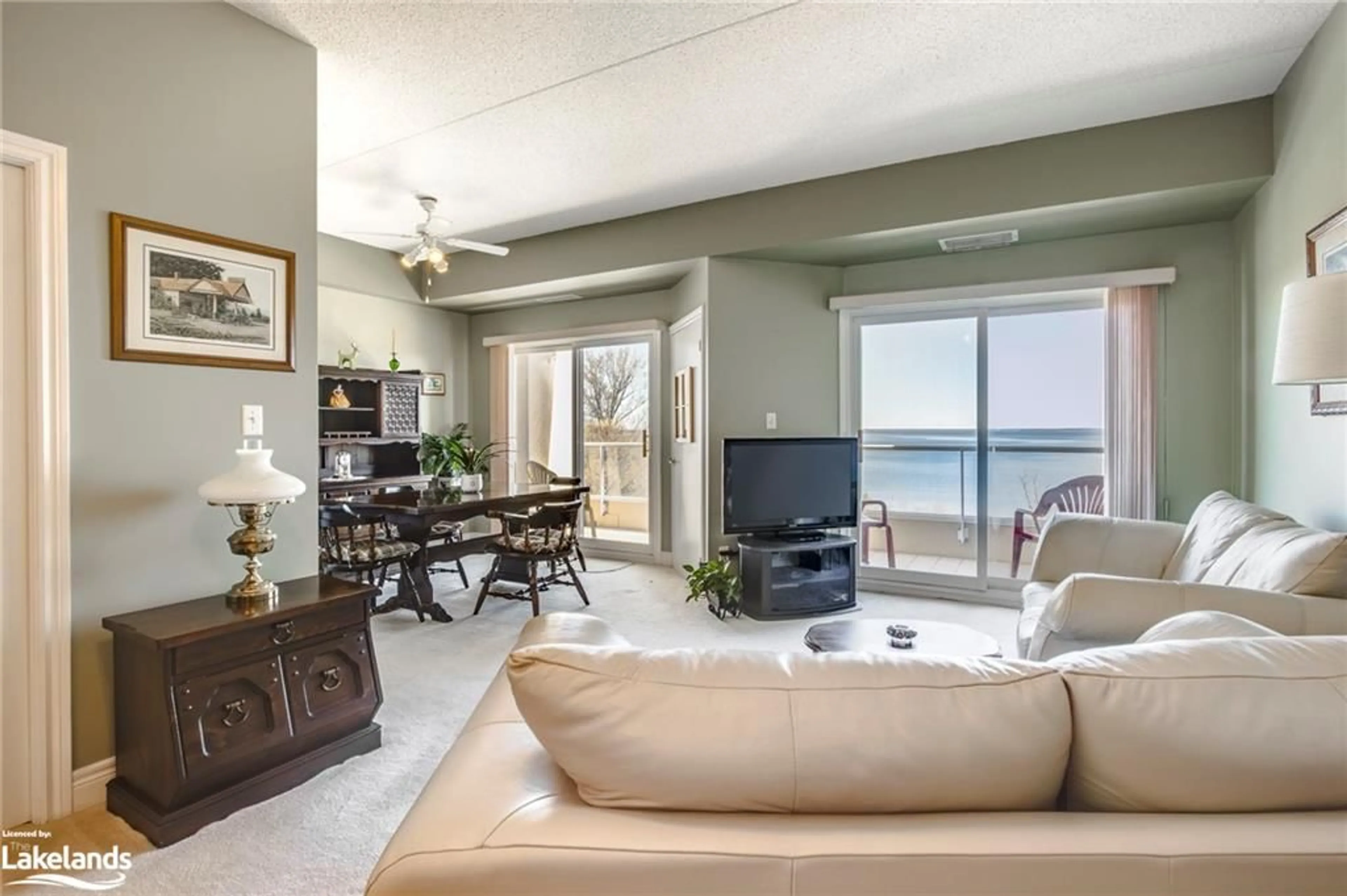 Living room for 280 Aberdeen Blvd #406, Midland Ontario L4R 5N4