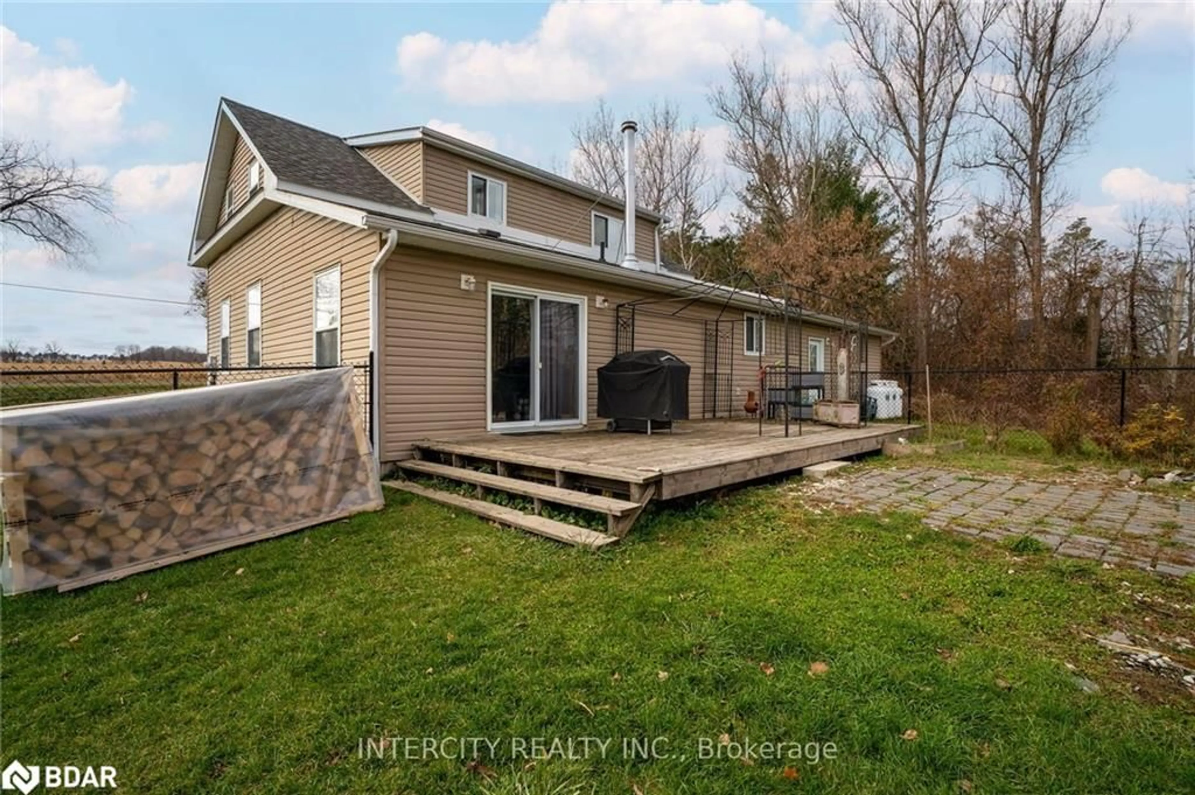 Frontside or backside of a home for 951 Penetanguishene Rd, Oro-Medonte Ontario L4M 4Y8