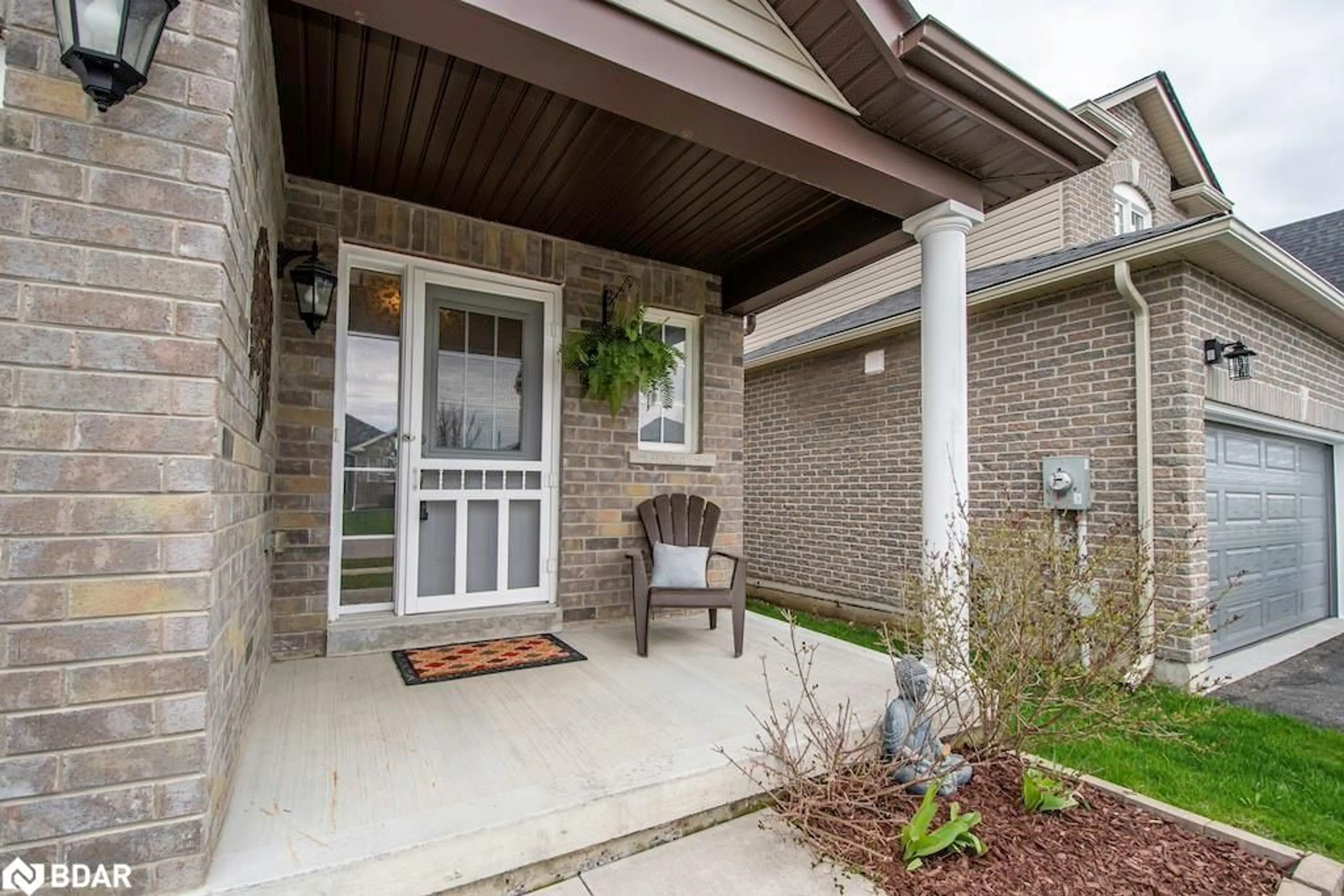 Indoor entryway for 37 Gunsolus Rd, Lindsay Ontario K9V 0E4