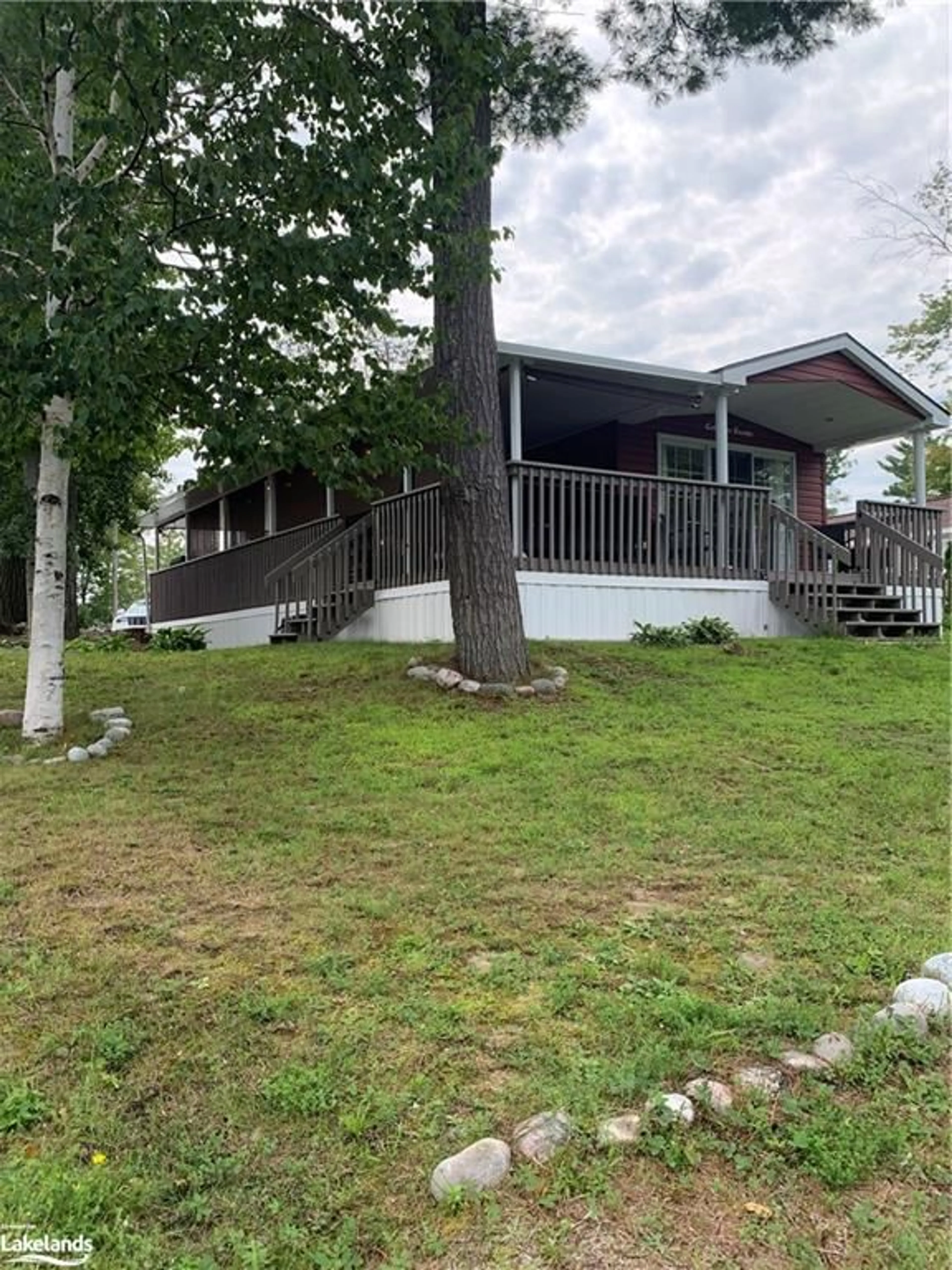 Frontside or backside of a home for 10 Chippewa Trail, Wasaga Beach Ontario L9Z 1X7