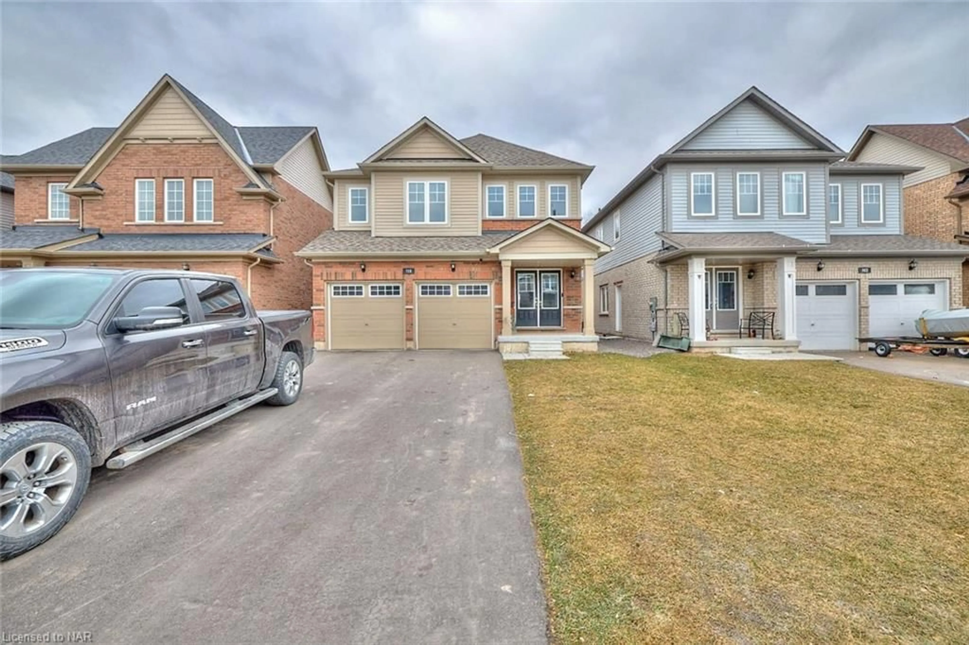 Frontside or backside of a home for 111 Tumblewood Place Pl, Welland Ontario L3B 0J3