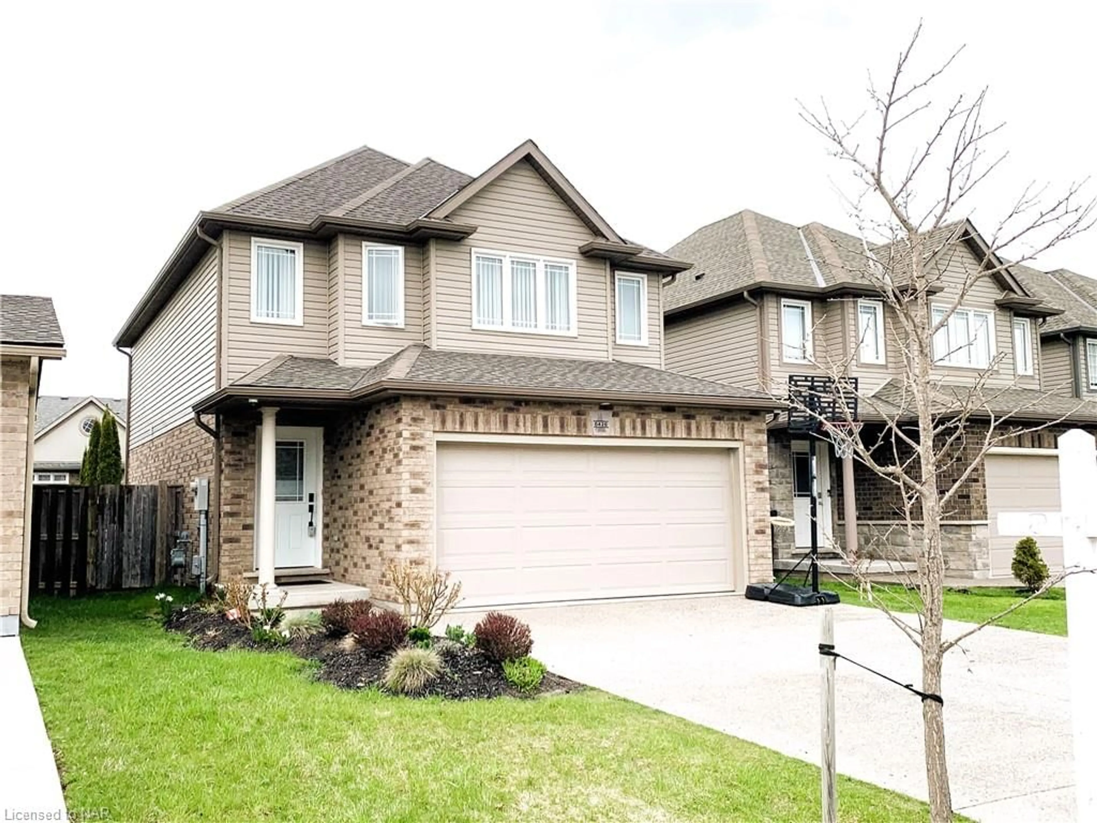 Frontside or backside of a home for 6426 Armelina Crescent Cres, Niagara Falls Ontario L2H 0B4