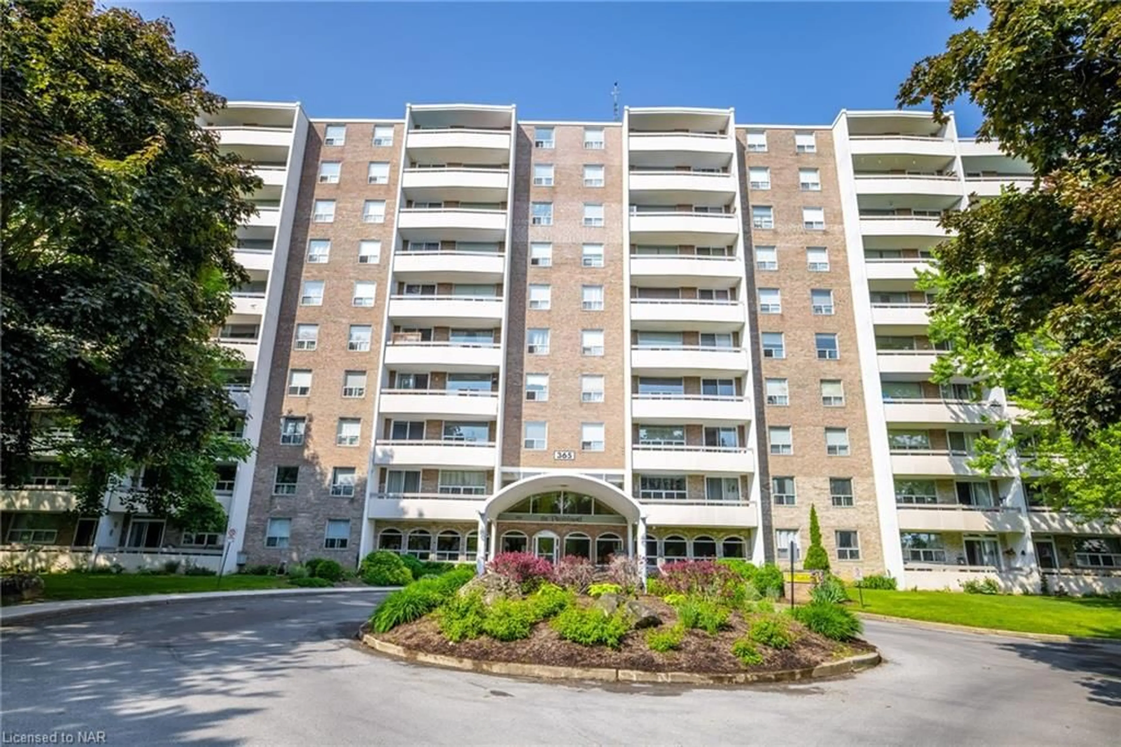 A pic from exterior of the house or condo for 365 Geneva St #507, St. Catharines Ontario L2N 5S7