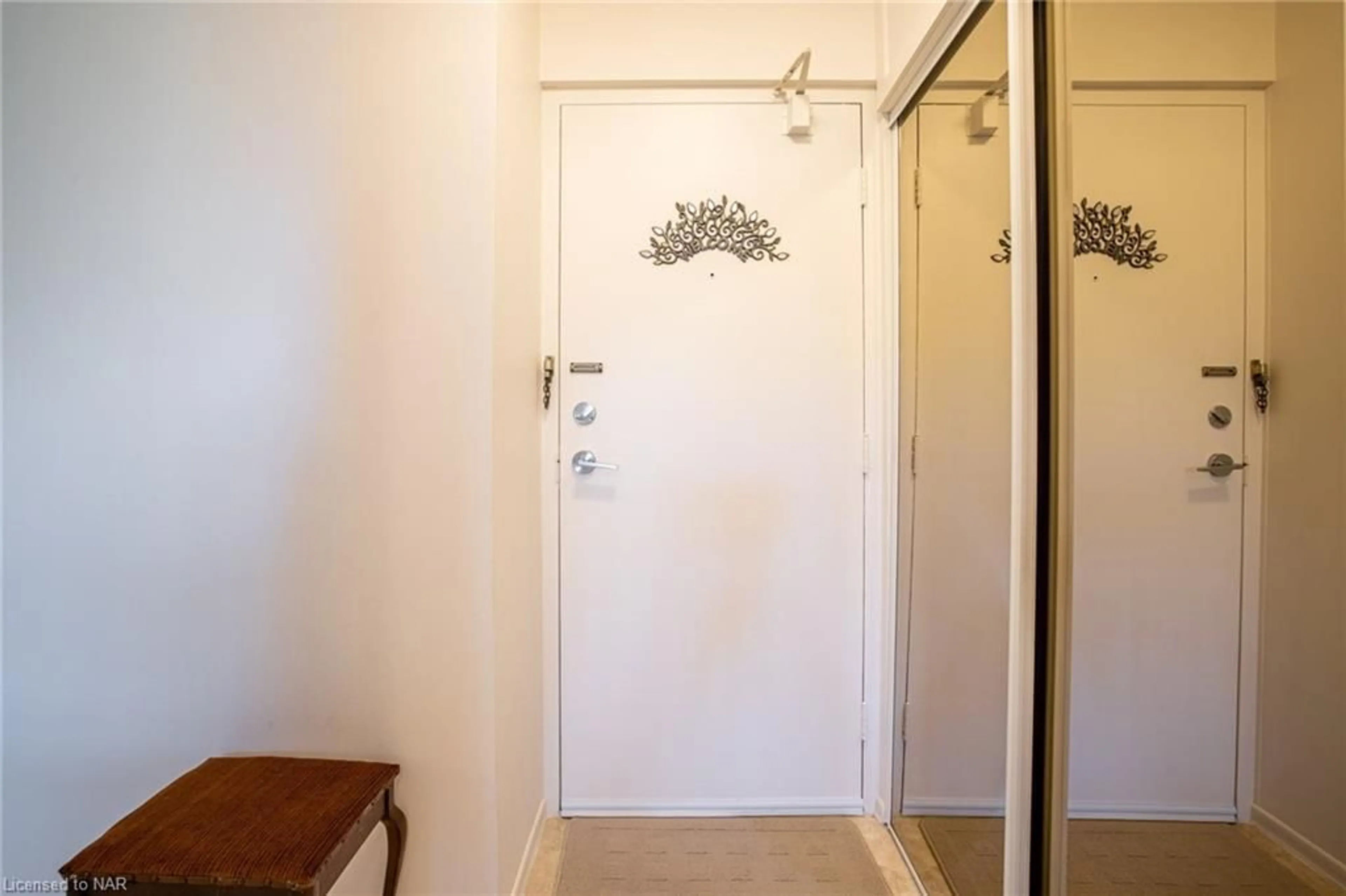 Indoor entryway for 365 Geneva St #507, St. Catharines Ontario L2N 5S7