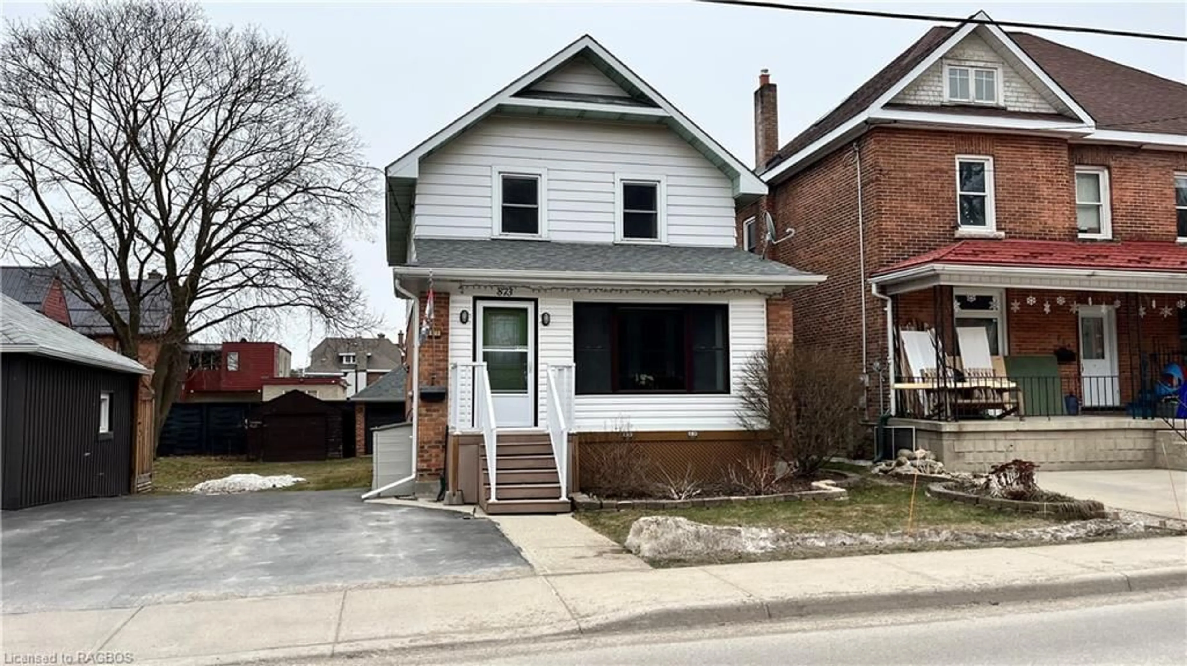 Frontside or backside of a home for 873 3rd Avenue, Owen Sound Ontario N4K 4P4