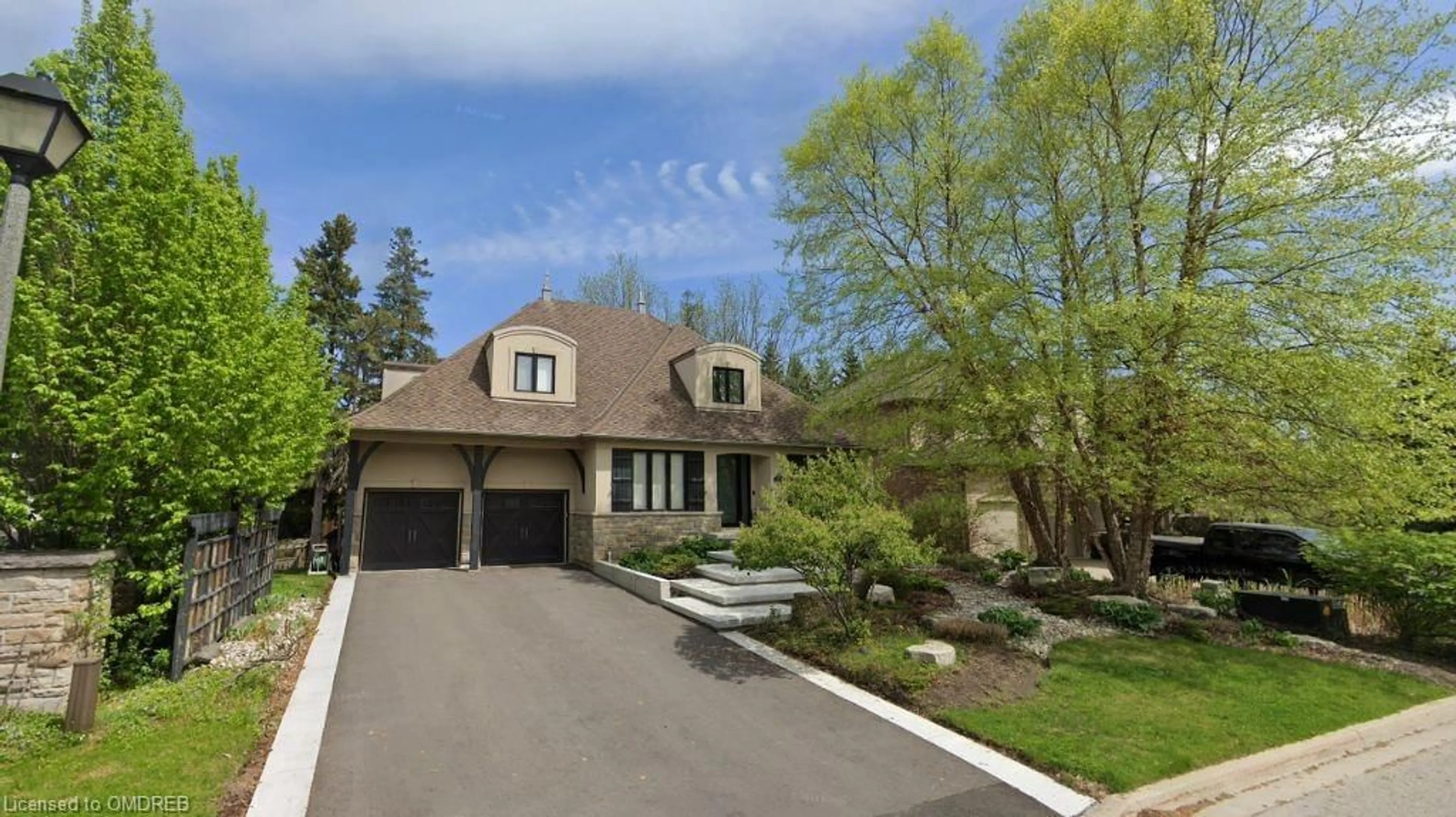 Frontside or backside of a home for 124 Foxridge Dr, Ancaster Ontario L9G 5B9