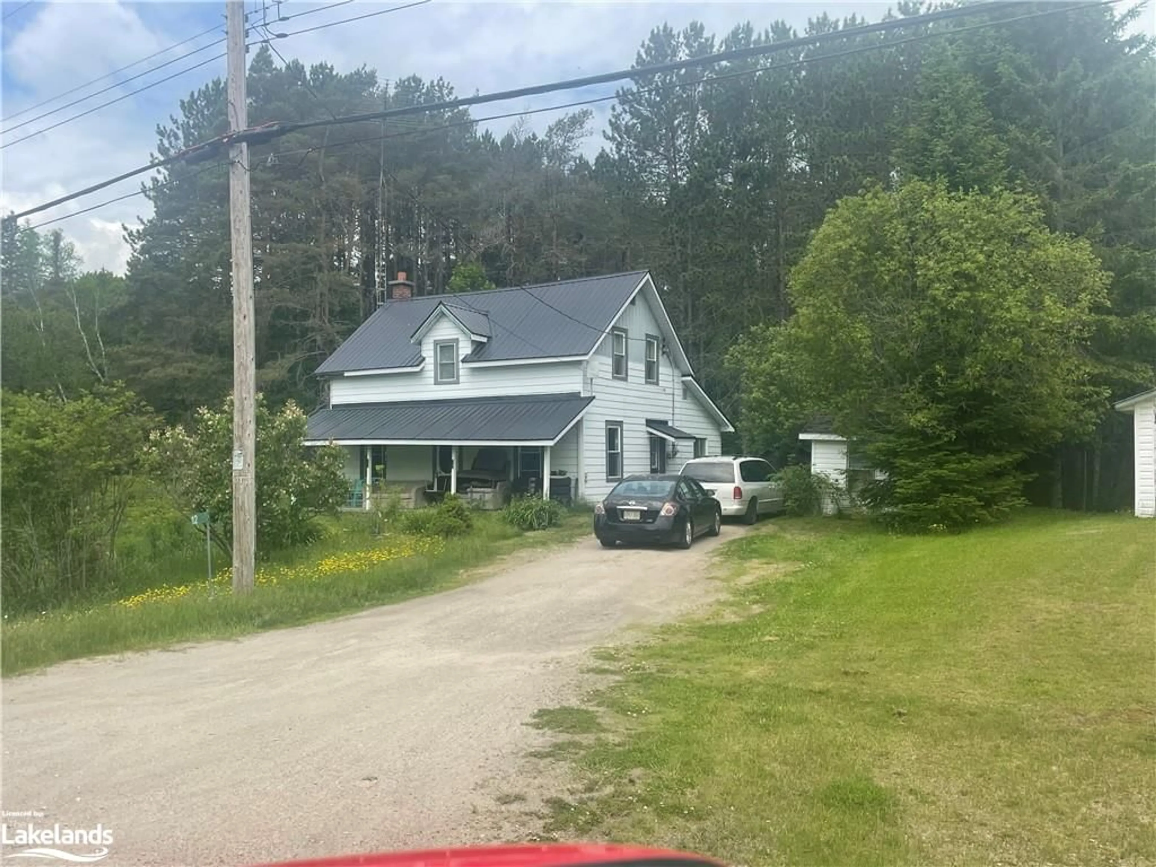 Outside view for 12 Highway 520, Burk's Falls Ontario P0A 1C0