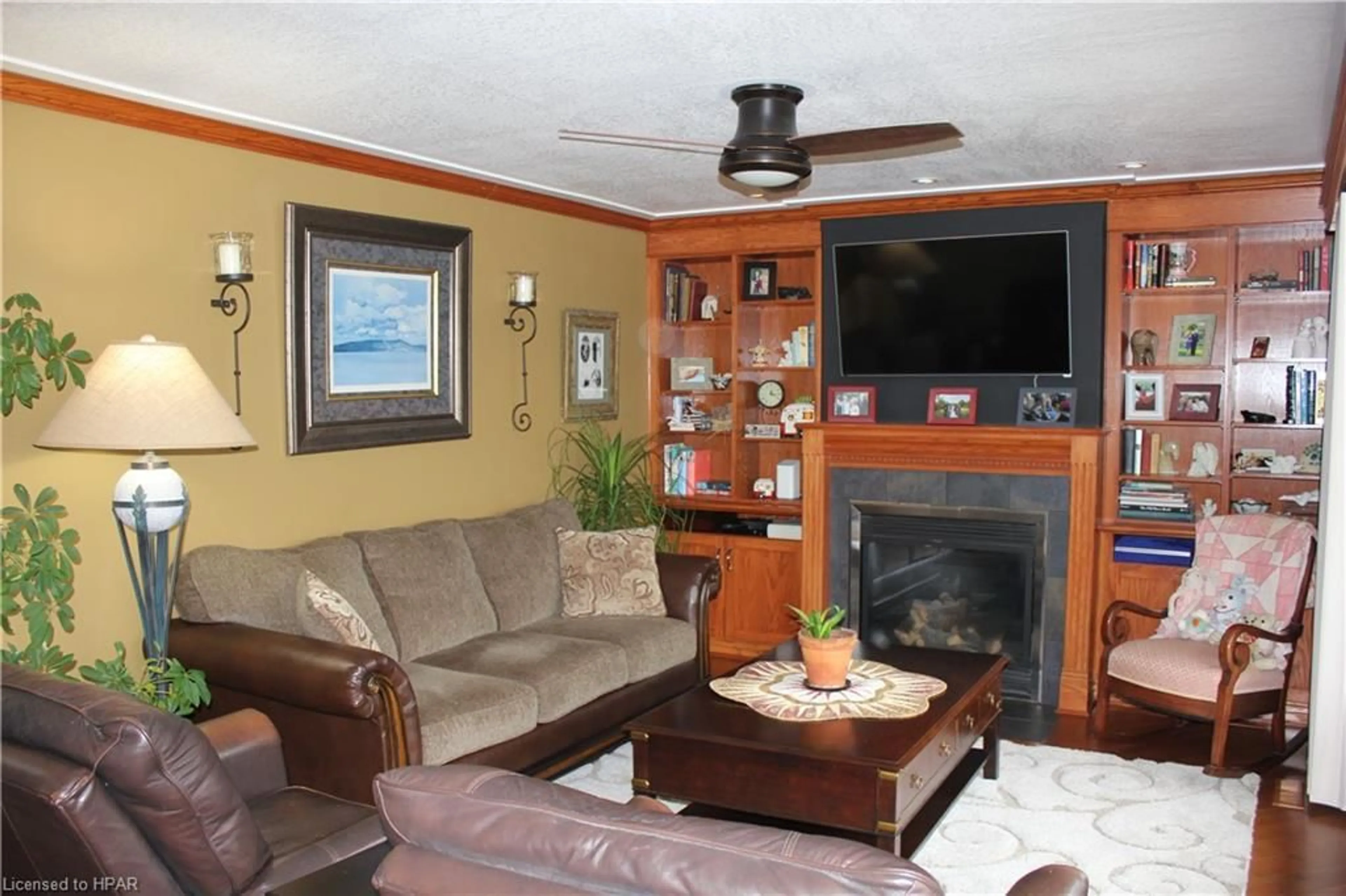 Living room, wood floors for 24575 Saxton Rd, Strathroy Caradoc (Munic) Ontario N7G 3H4