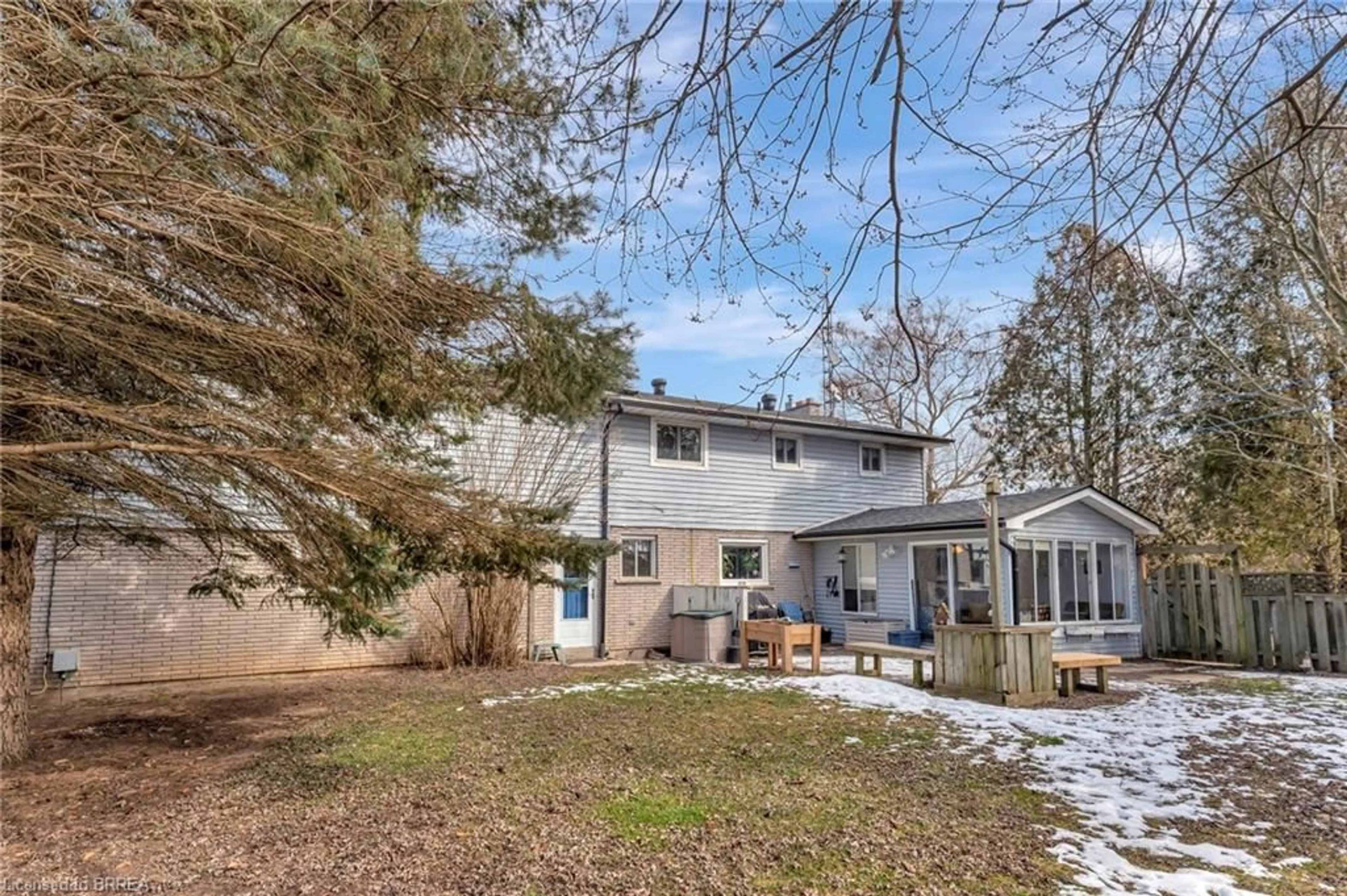 A pic from exterior of the house or condo, the fenced backyard for 307 Baptist Church Rd, Caledonia Ontario N3W 2G9