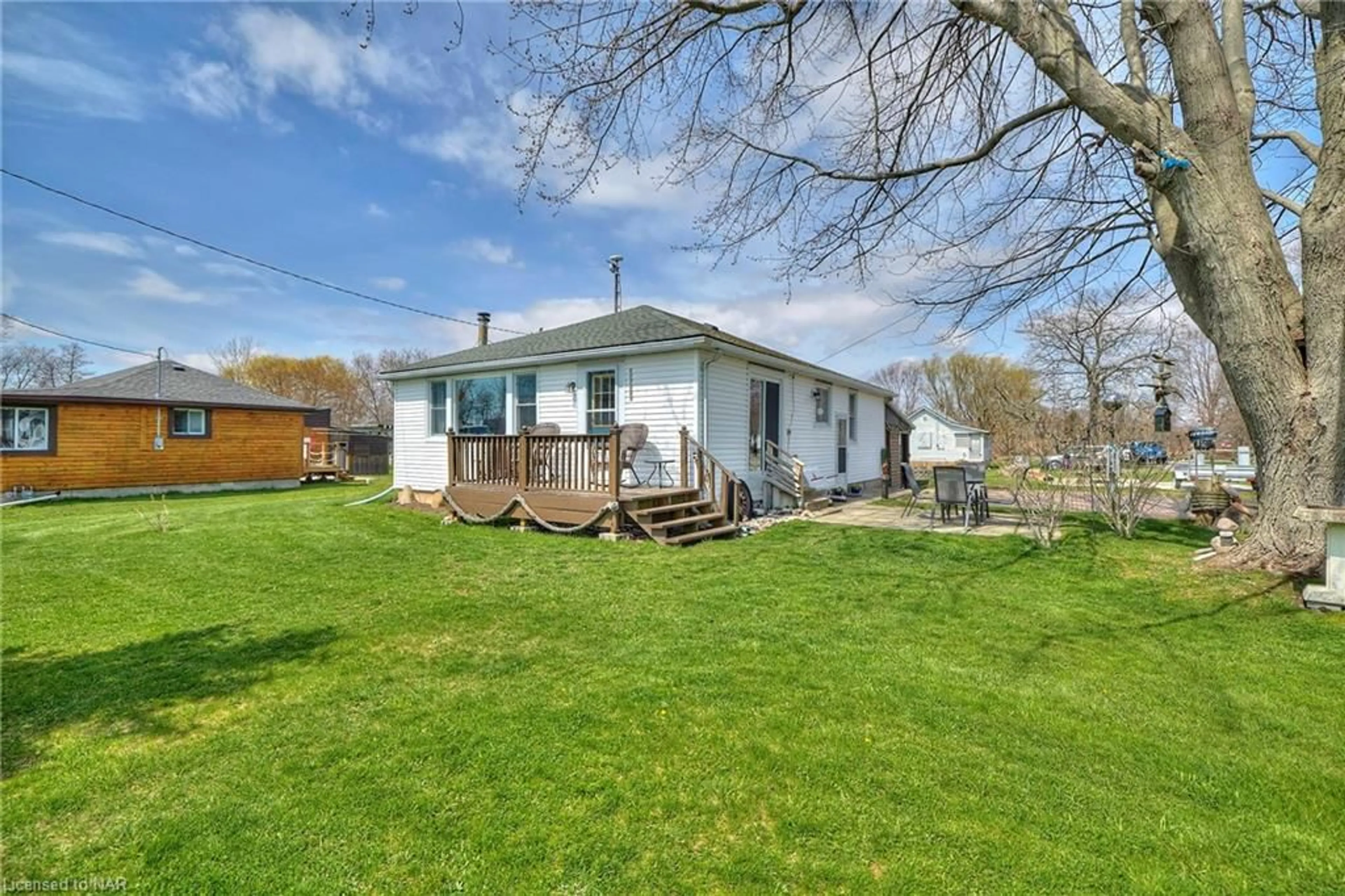Cottage for 11780 Lakeshore Rd, Wainfleet Ontario L0S 1V0