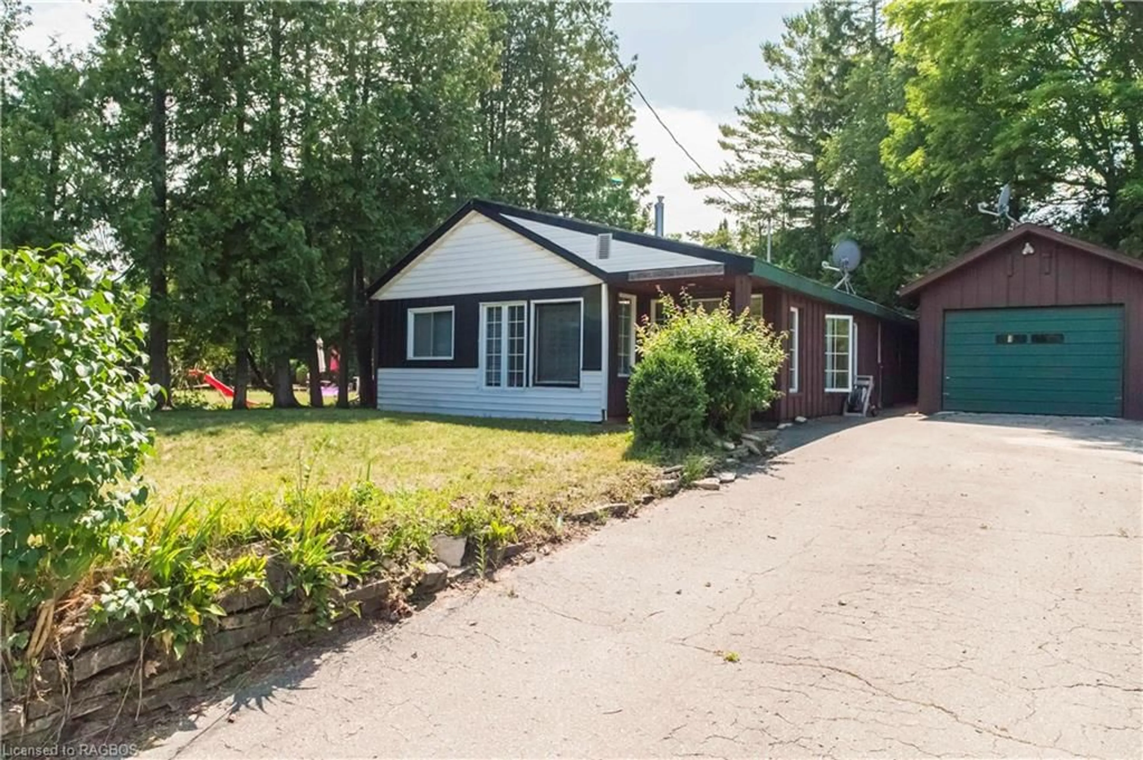 Cottage for 1248 Sauble Falls Rd, Sauble Beach Ontario N0H 2G0