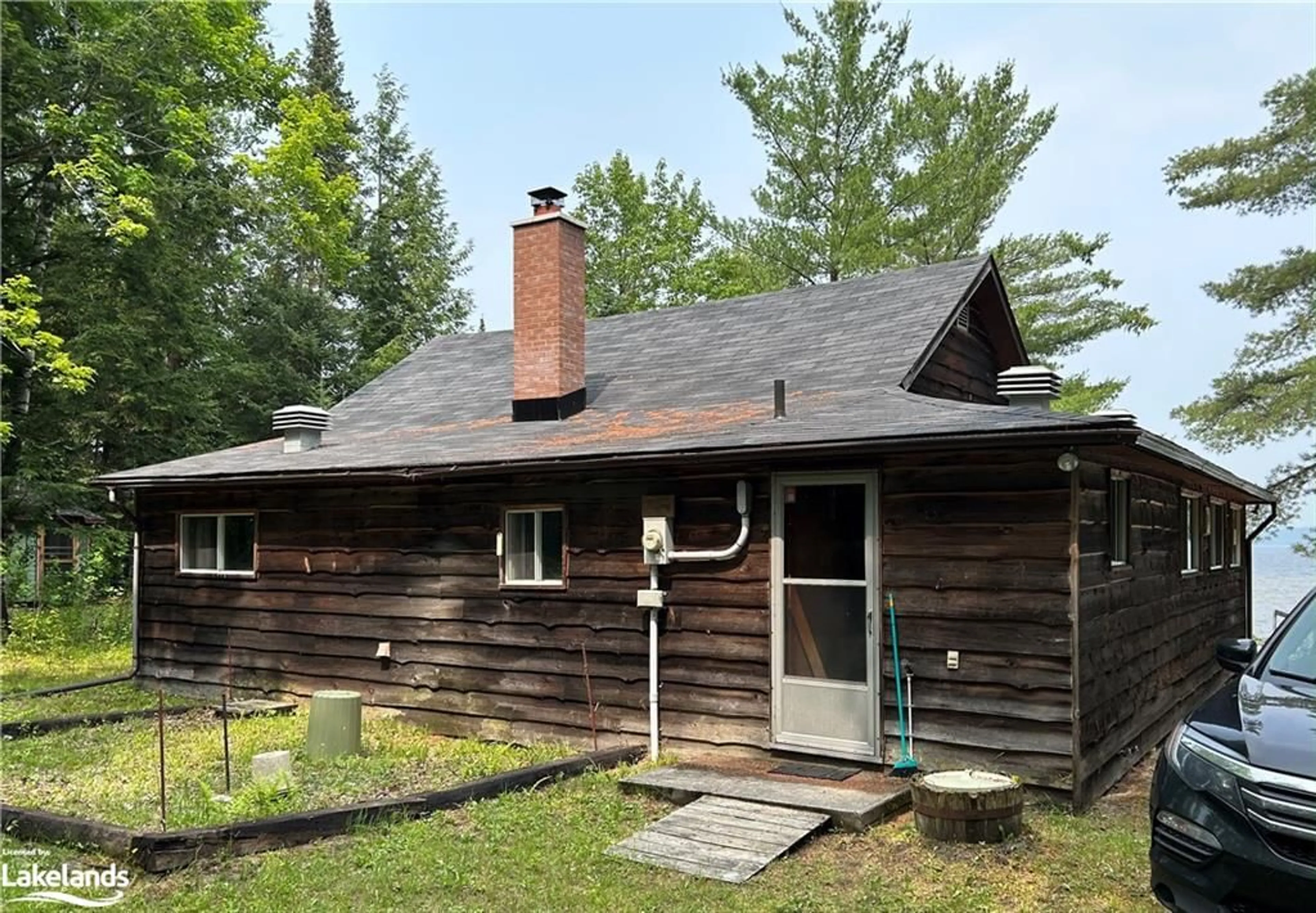 Cottage for 3 Layolomi Dr, Sundridge Ontario P0A 1Z0