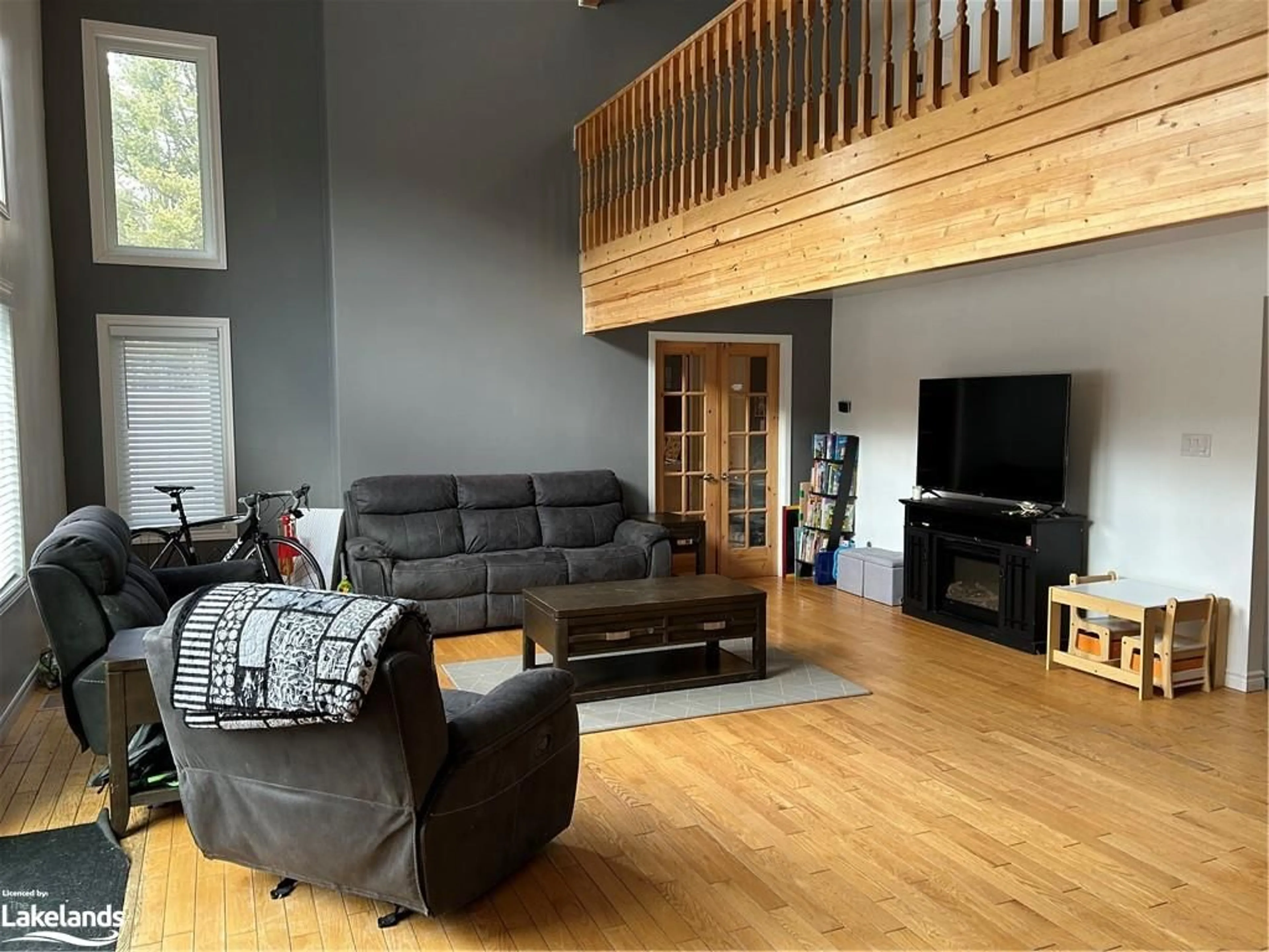 Living room for 31 Edgar St, Sundridge Ontario P0A 1Z0