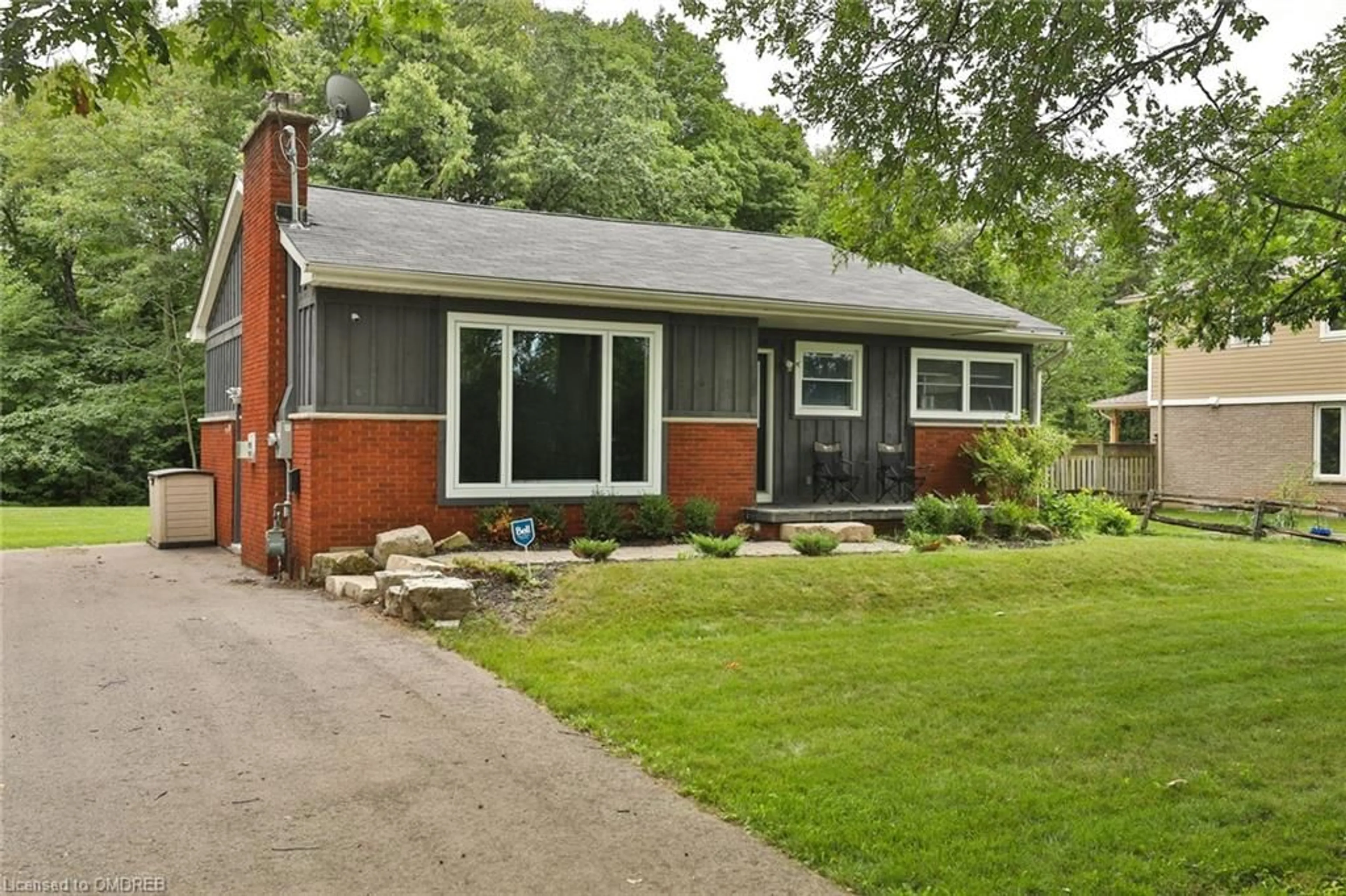 Frontside or backside of a home for 576 Parkside Dr, Hamilton Ontario L0R 2H0