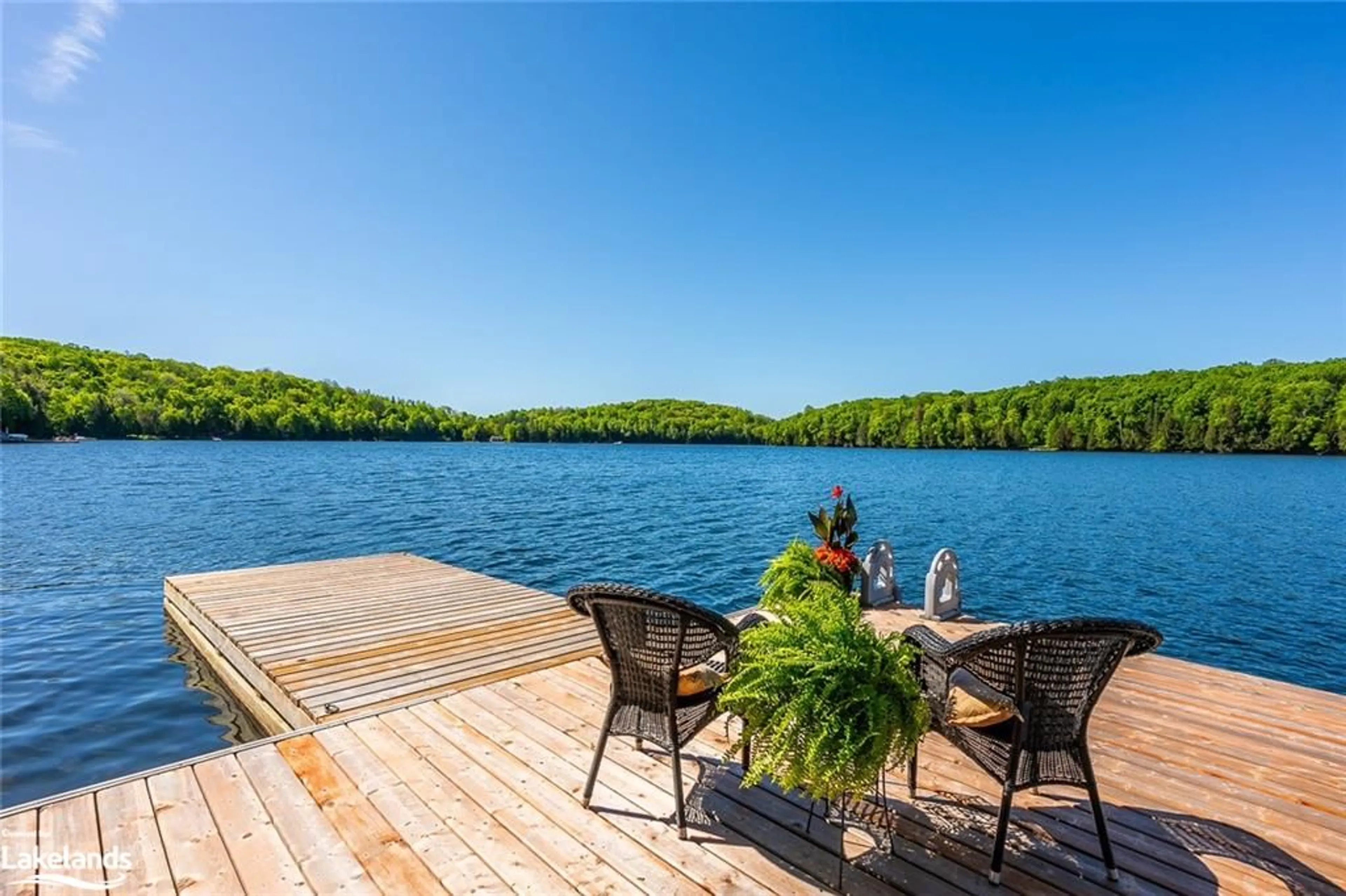 Outside view for 1044 Snowshoe Rd, Haliburton Ontario K0M 1S0