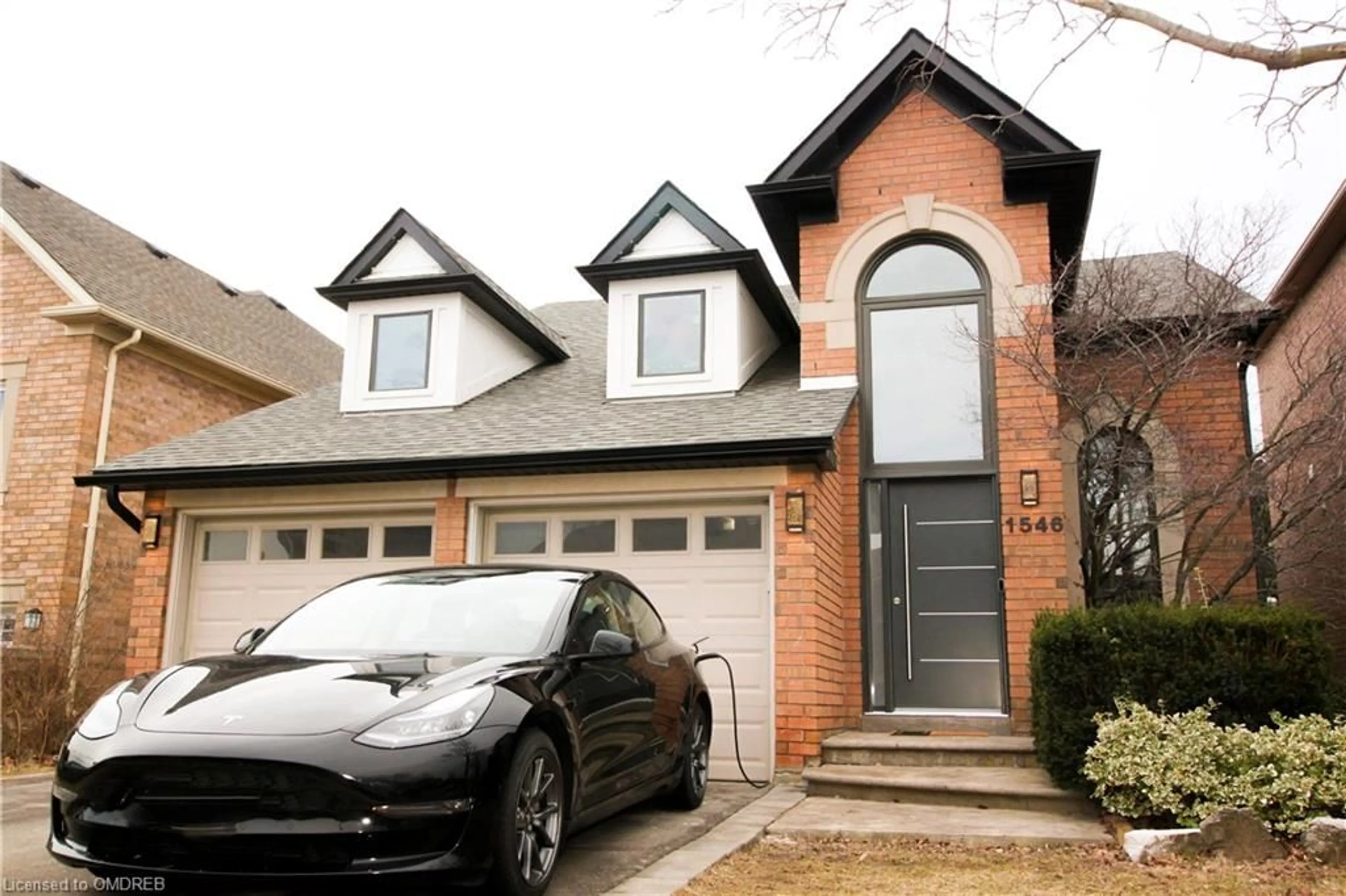 Home with brick exterior material for 1546 Sandpiper Rd, Oakville Ontario L6M 3R7