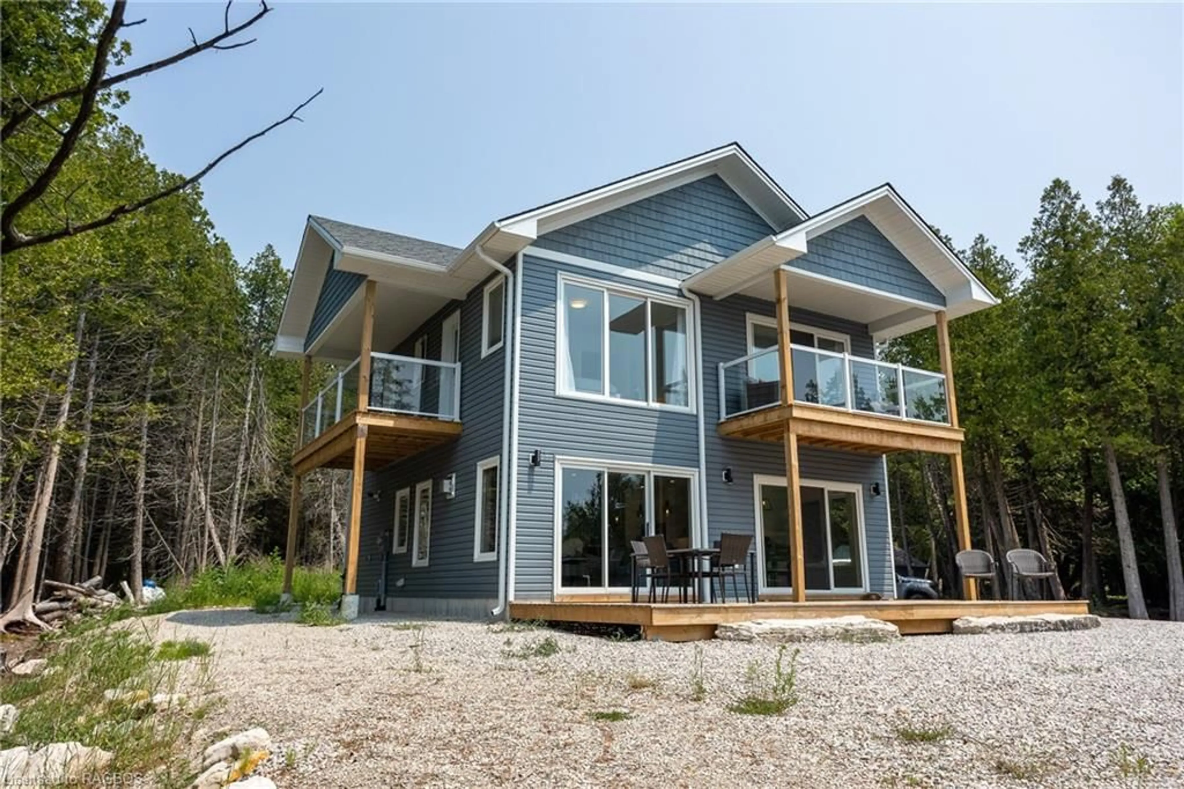 Frontside or backside of a home for 277 Eagle Rd, Tobermory Ontario N0H 2R0