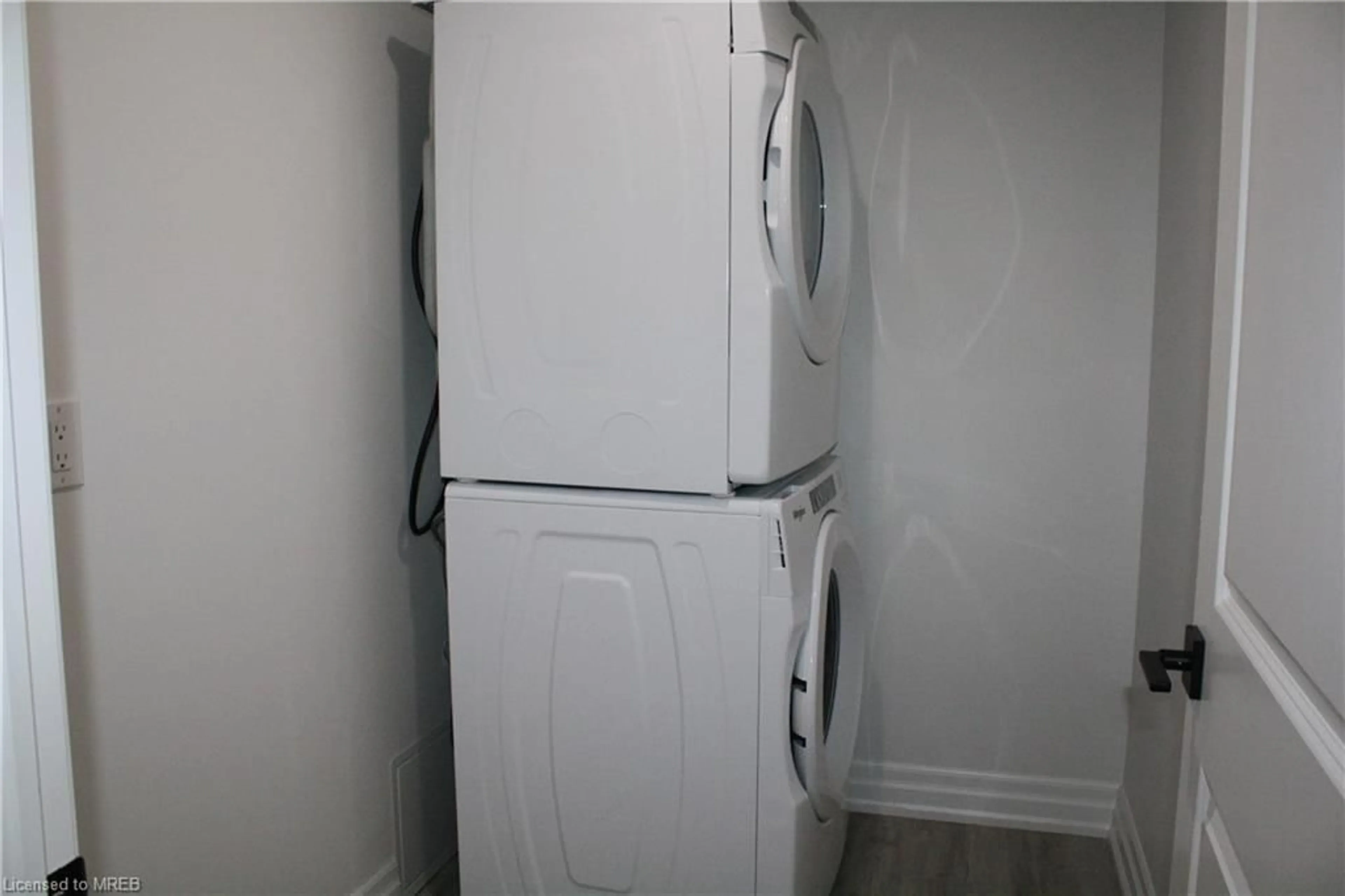 Washer and dryer for 3320 Stella Cres #113, Windsor Ontario N8T 0B7