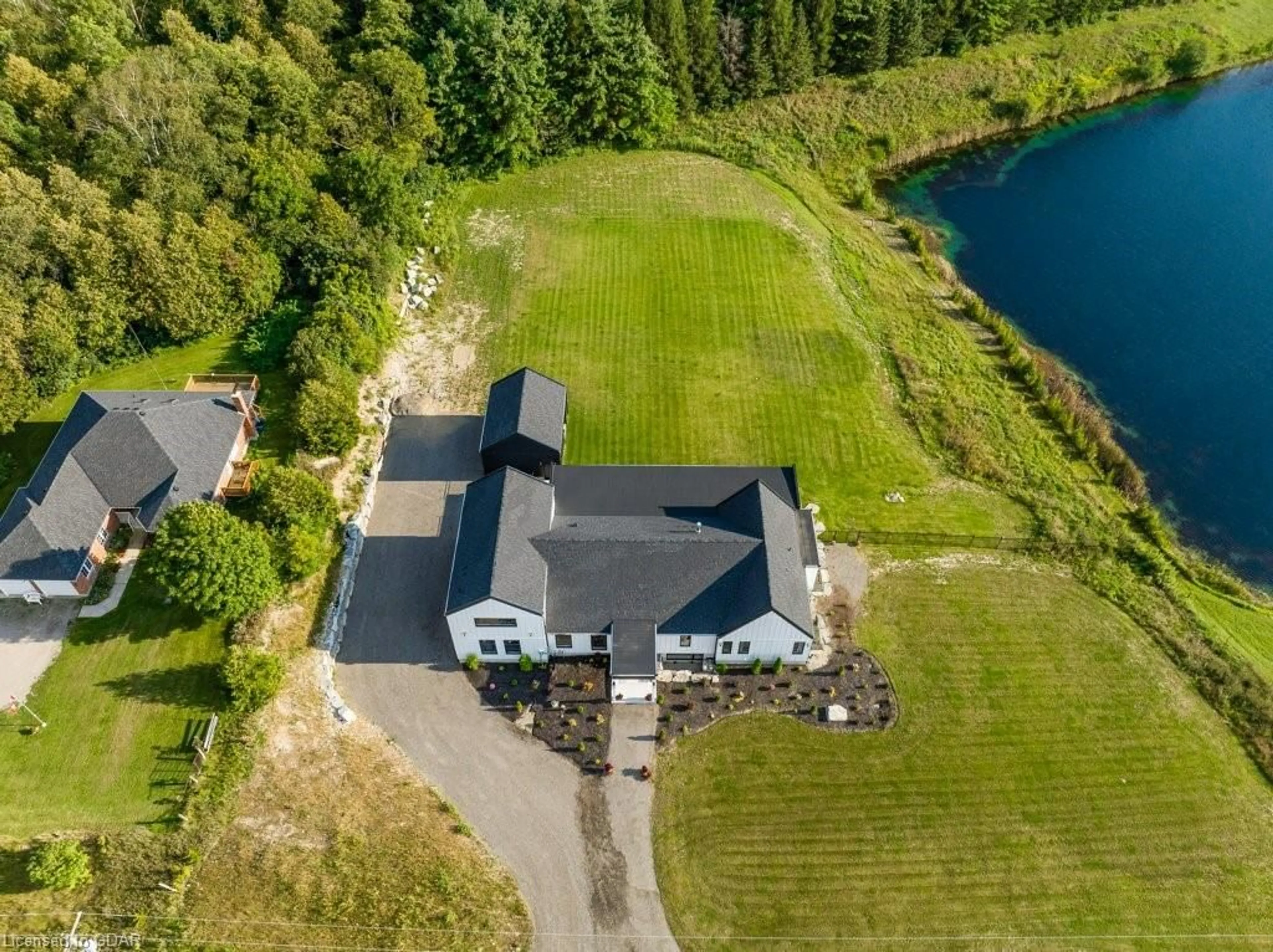 Frontside or backside of a home for 6565 Forestell Rd, Puslinch Ontario N1H 6J3
