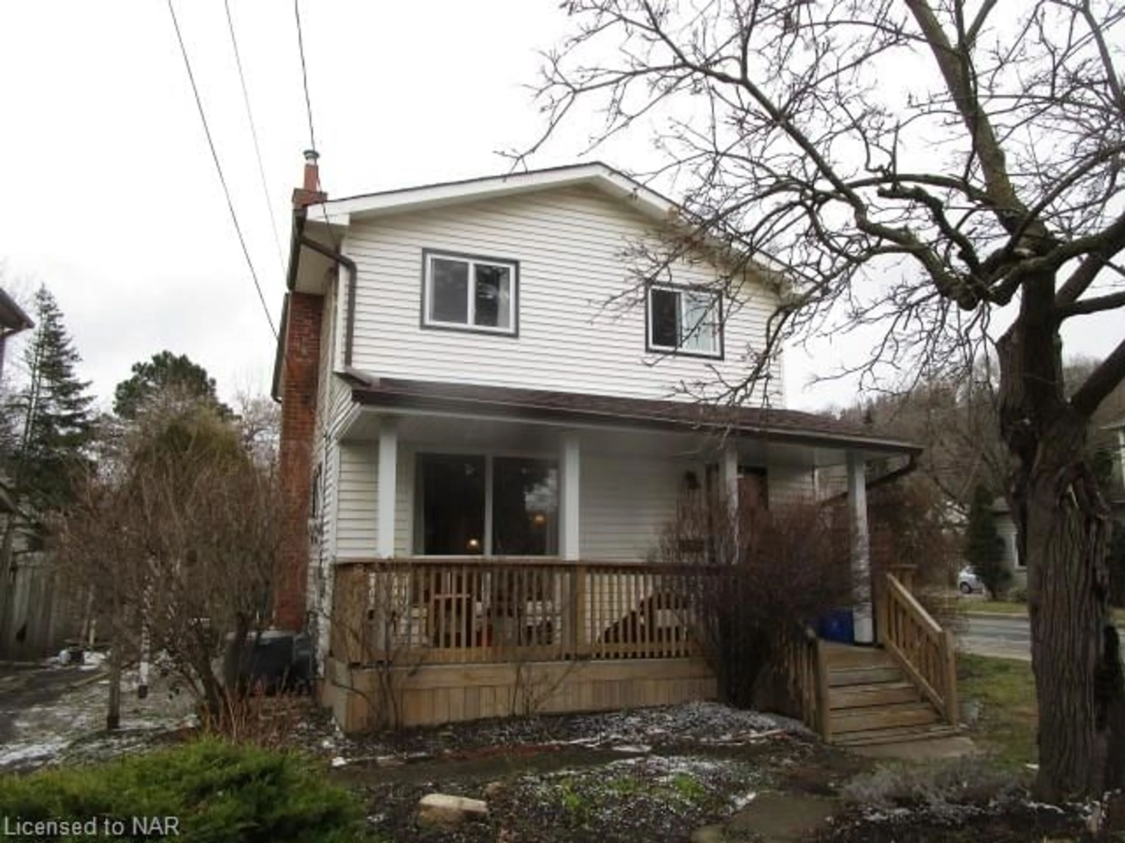 Frontside or backside of a home for 75 Hillview St, Hamilton Ontario L8S 2Z3