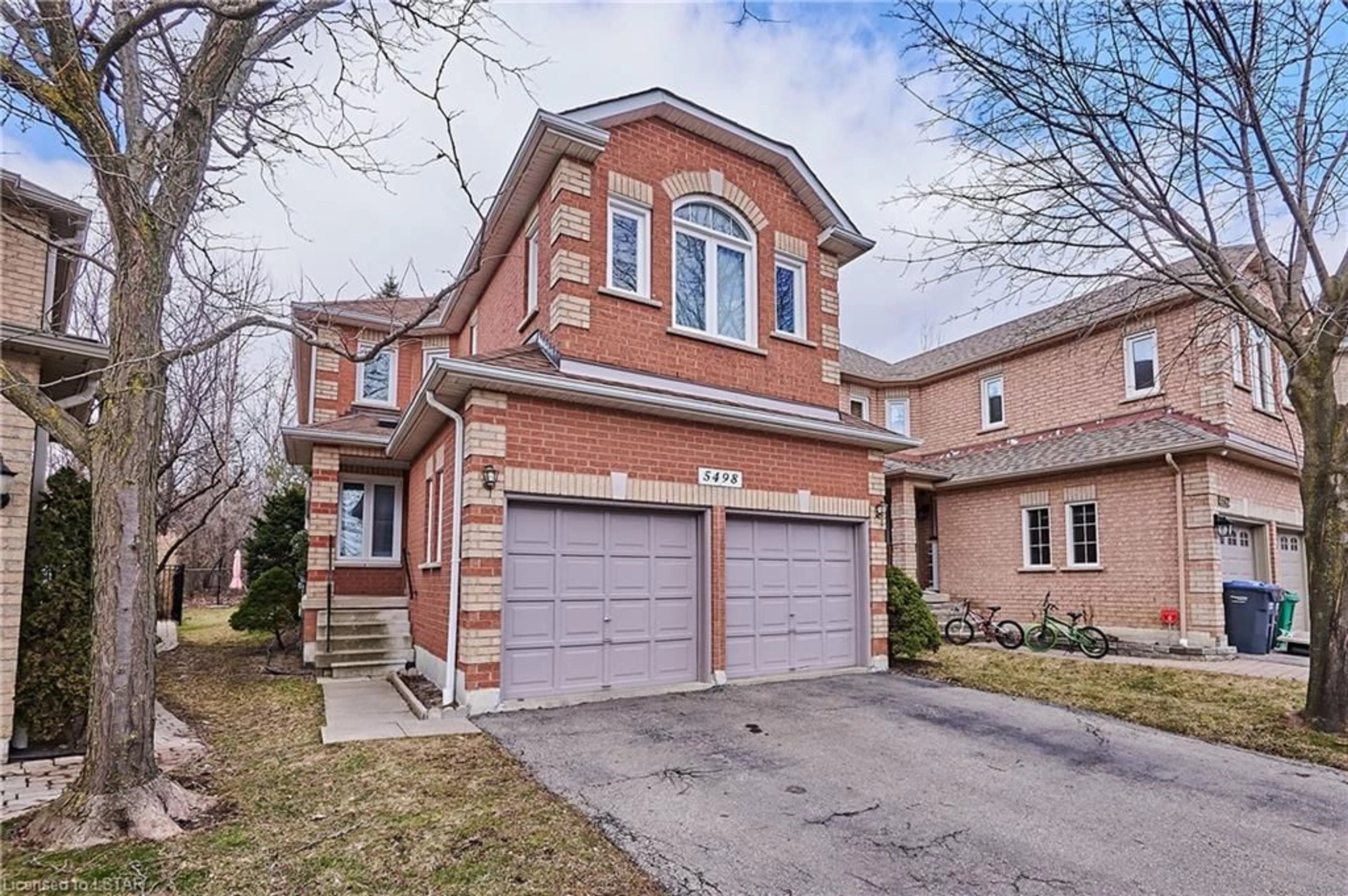 Home with brick exterior material for 5498 Red Brush Dr, Mississauga Ontario L4Z 4A7