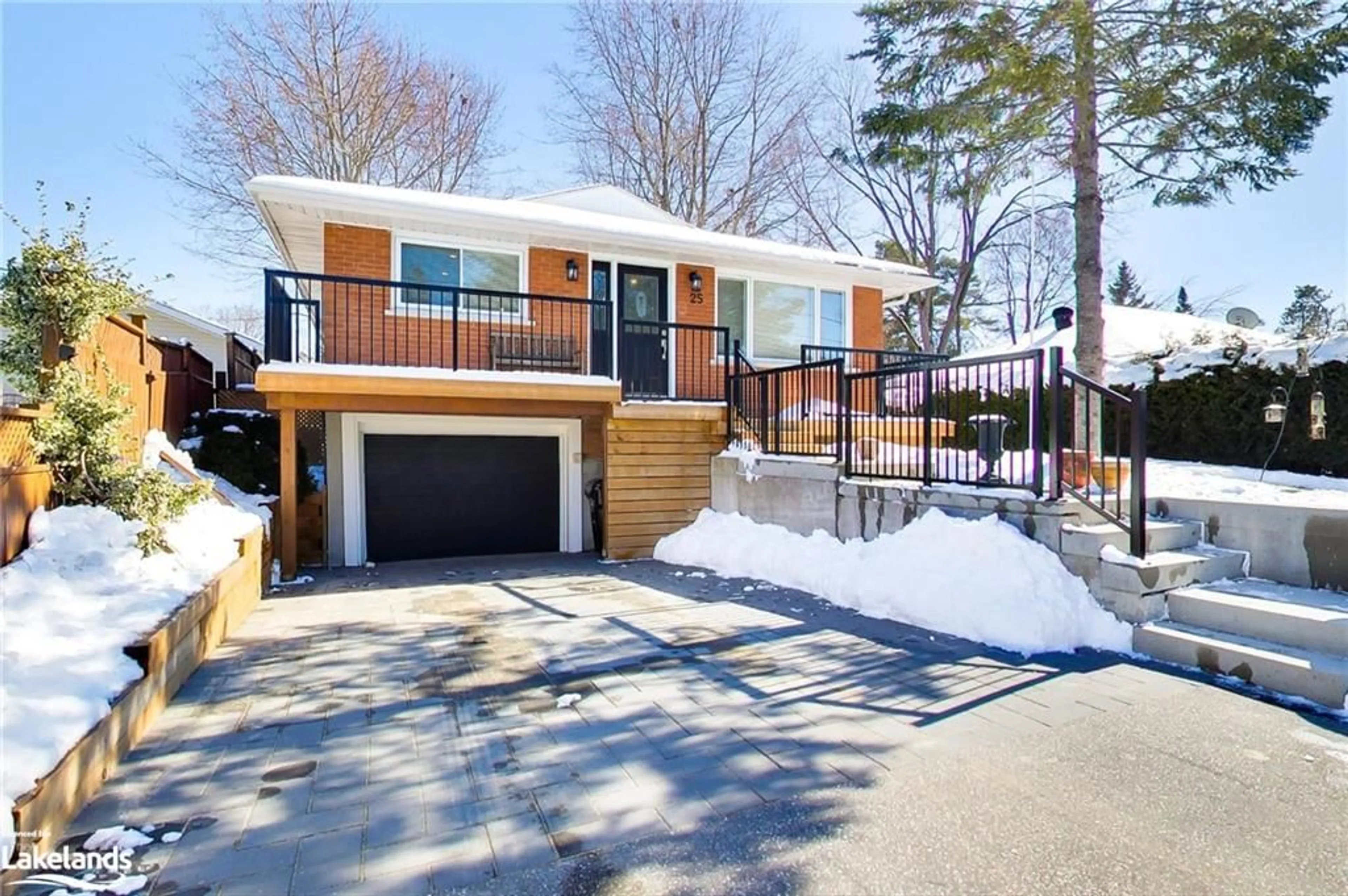 Frontside or backside of a home for 25 70th St, Wasaga Beach Ontario L9Z 1T6