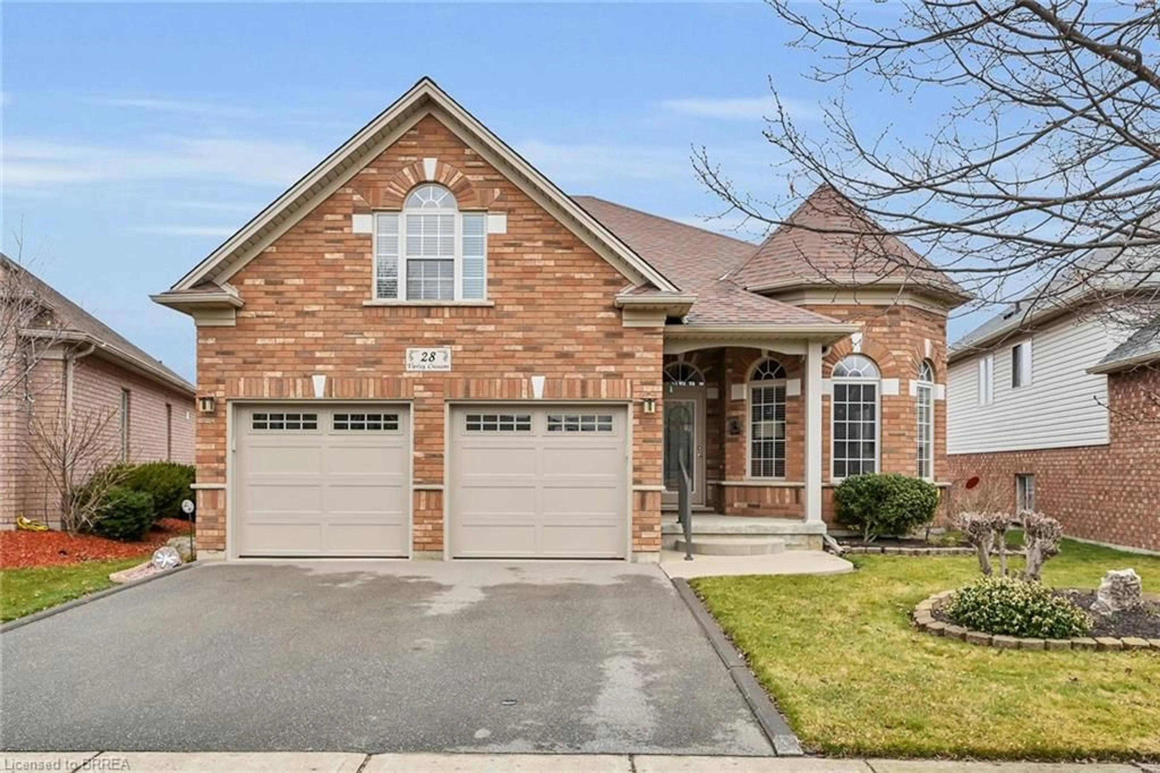Home with brick exterior material for 28 Varley Cres, Brantford Ontario N3R 7Z7