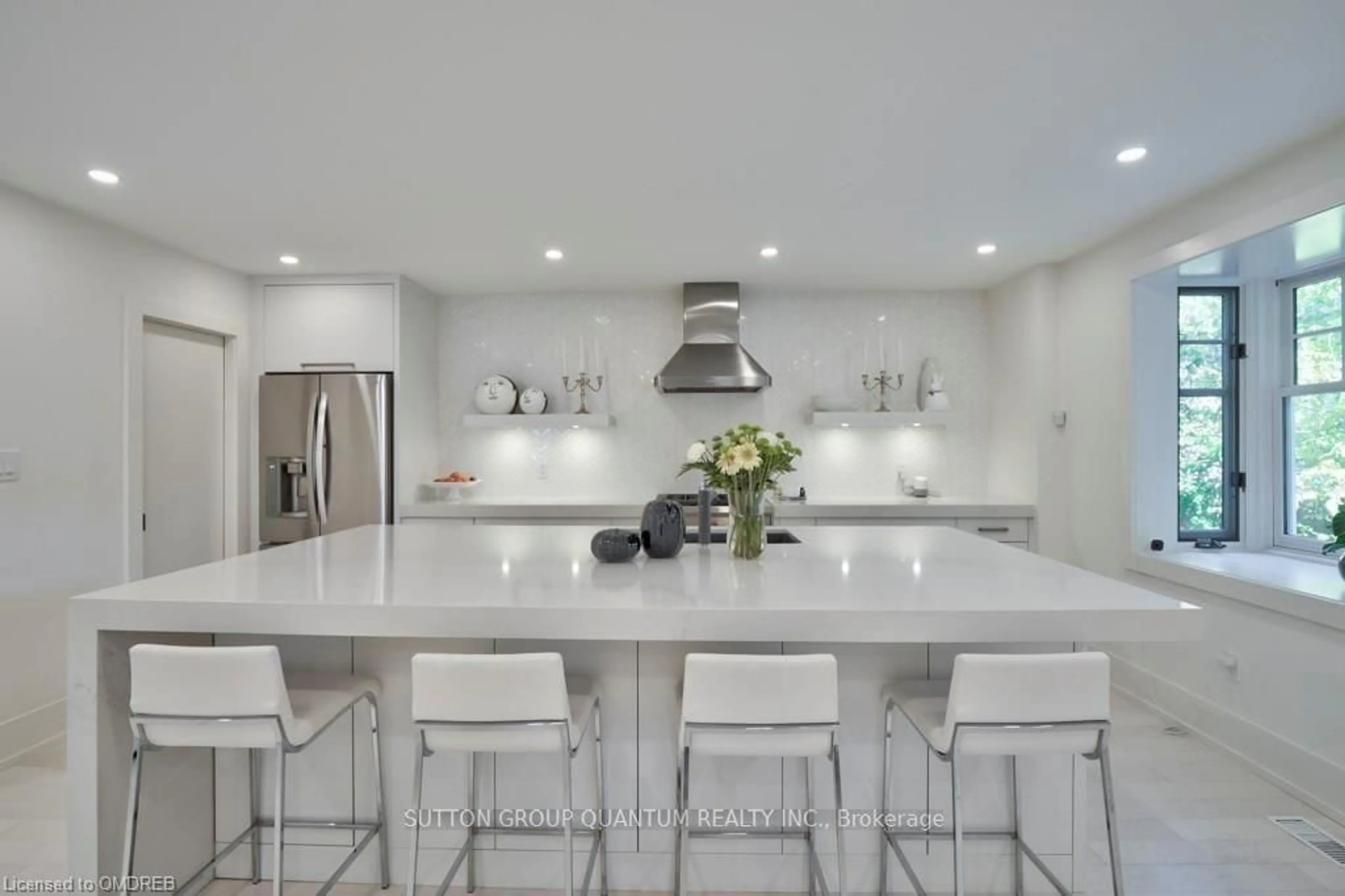 Contemporary kitchen for 441 Watson Ave, Oakville Ontario L6J 3W1