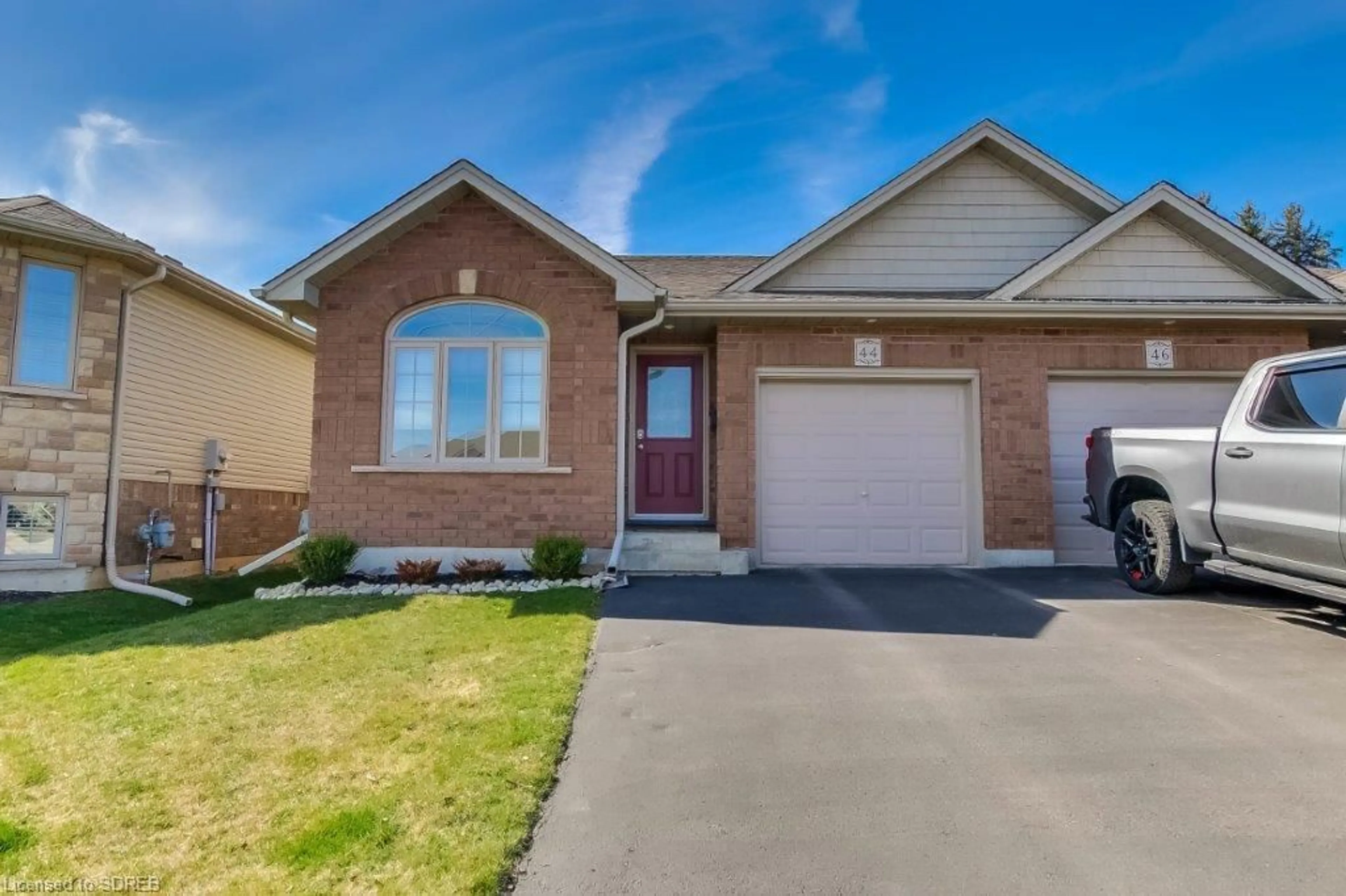 Frontside or backside of a home for 44 Millcroft Dr, Simcoe Ontario N3Y 0B1