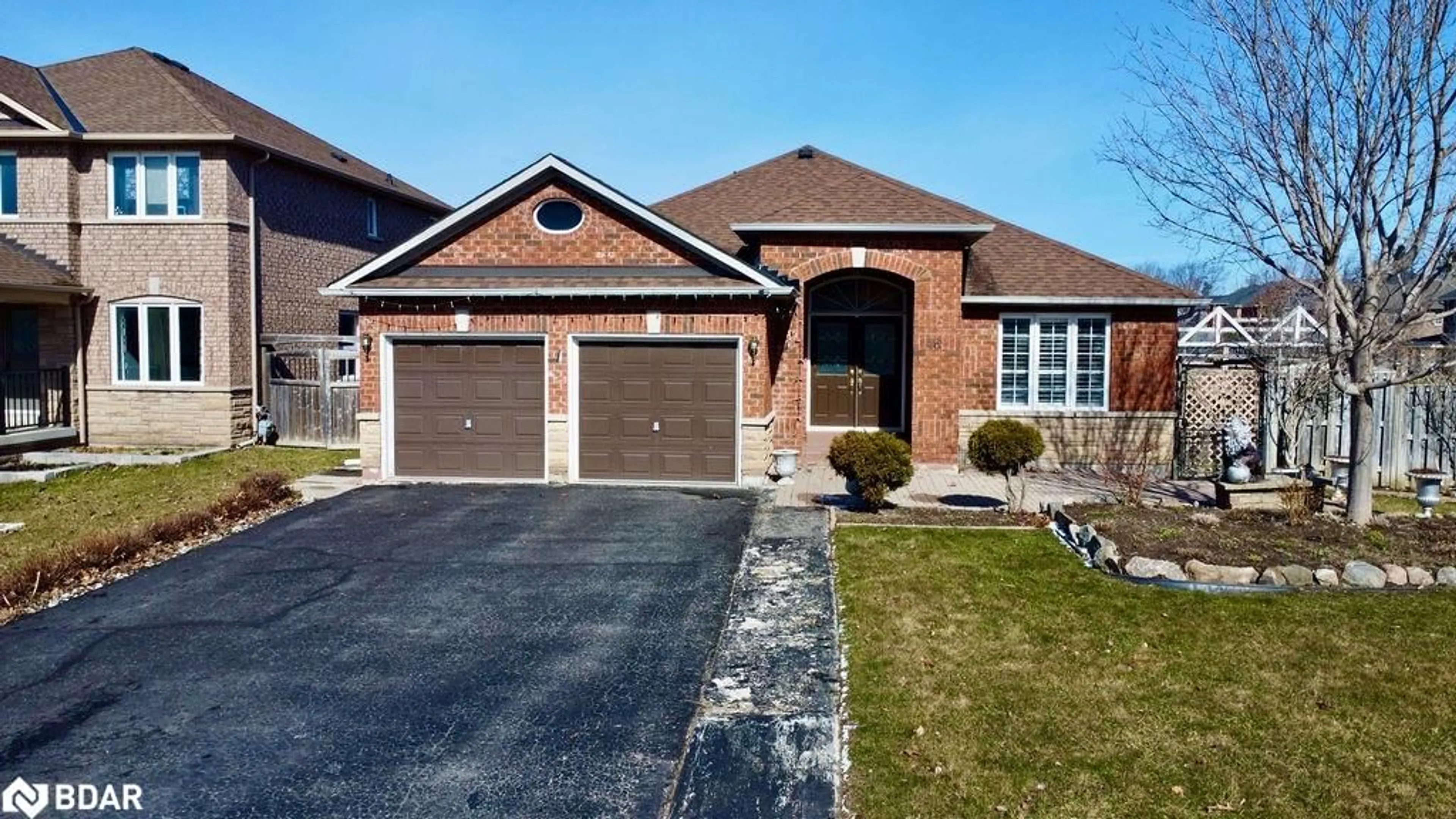 Home with brick exterior material for 46 Jewel House Lane, Barrie Ontario L4N 0T4