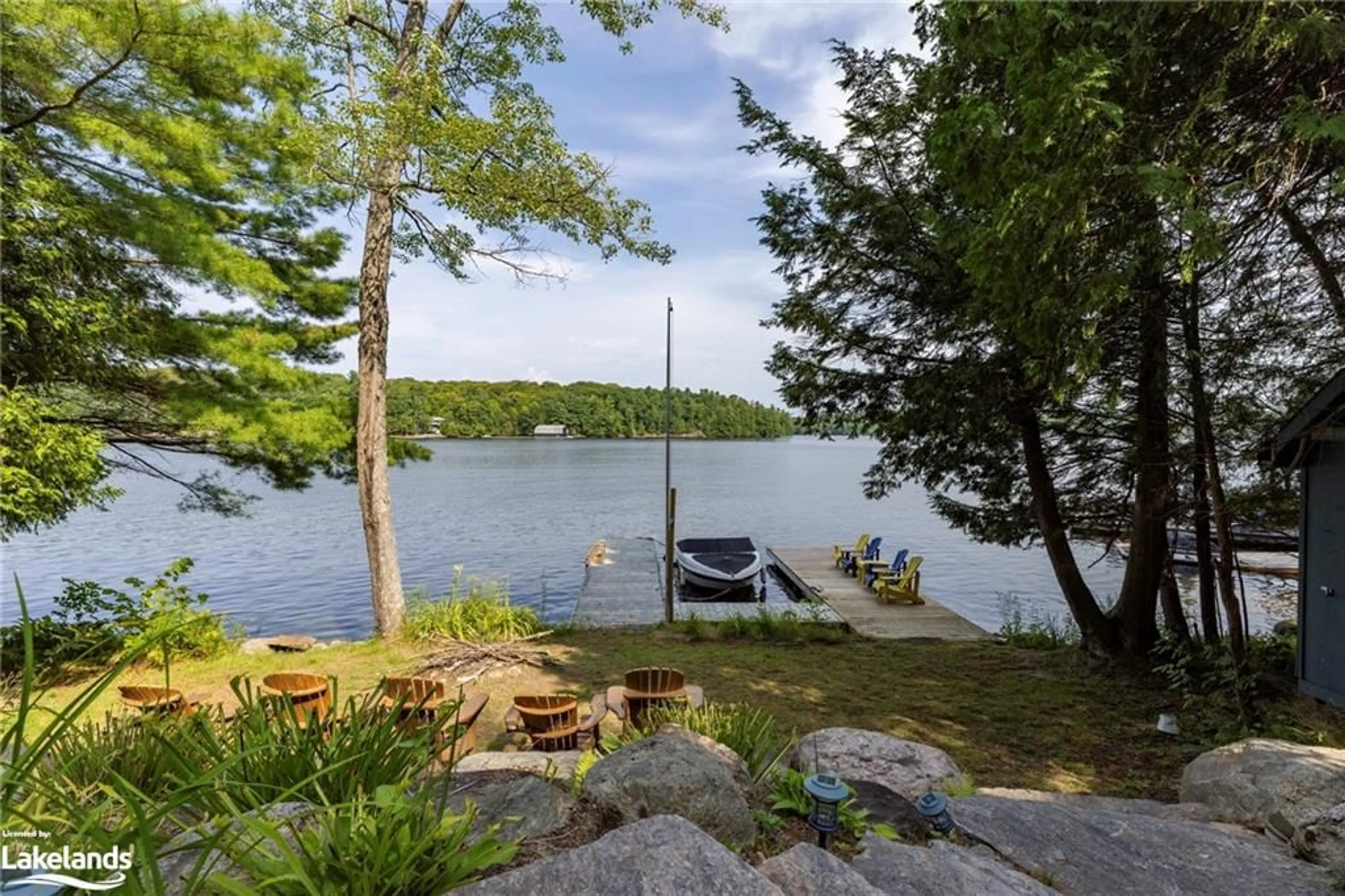 Cottage for 1057 Montgomery Dr, Port Carling Ontario P0B 1J0