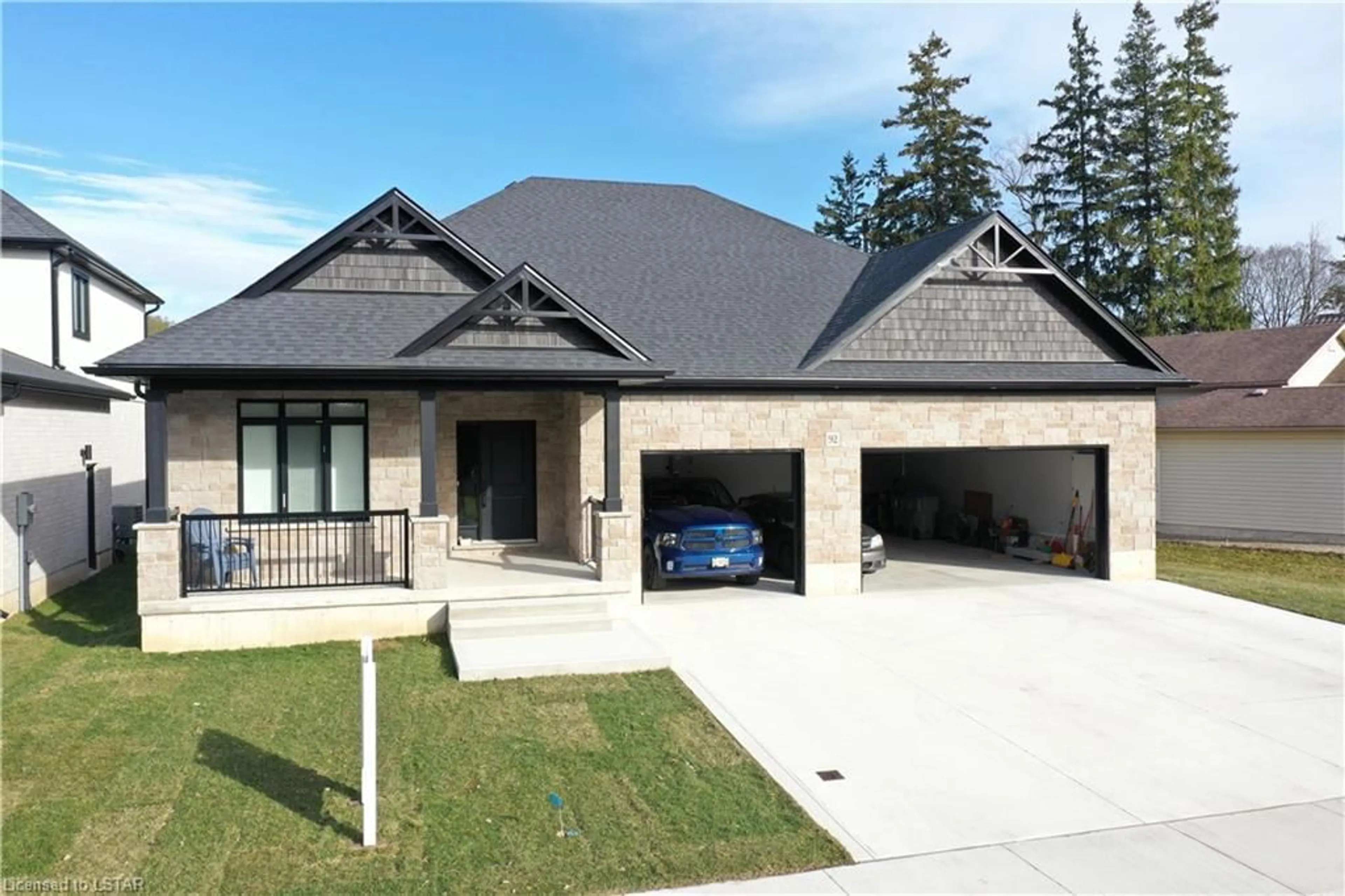 Home with brick exterior material for 92 Queen St, Ailsa Craig Ontario N0M 1A0