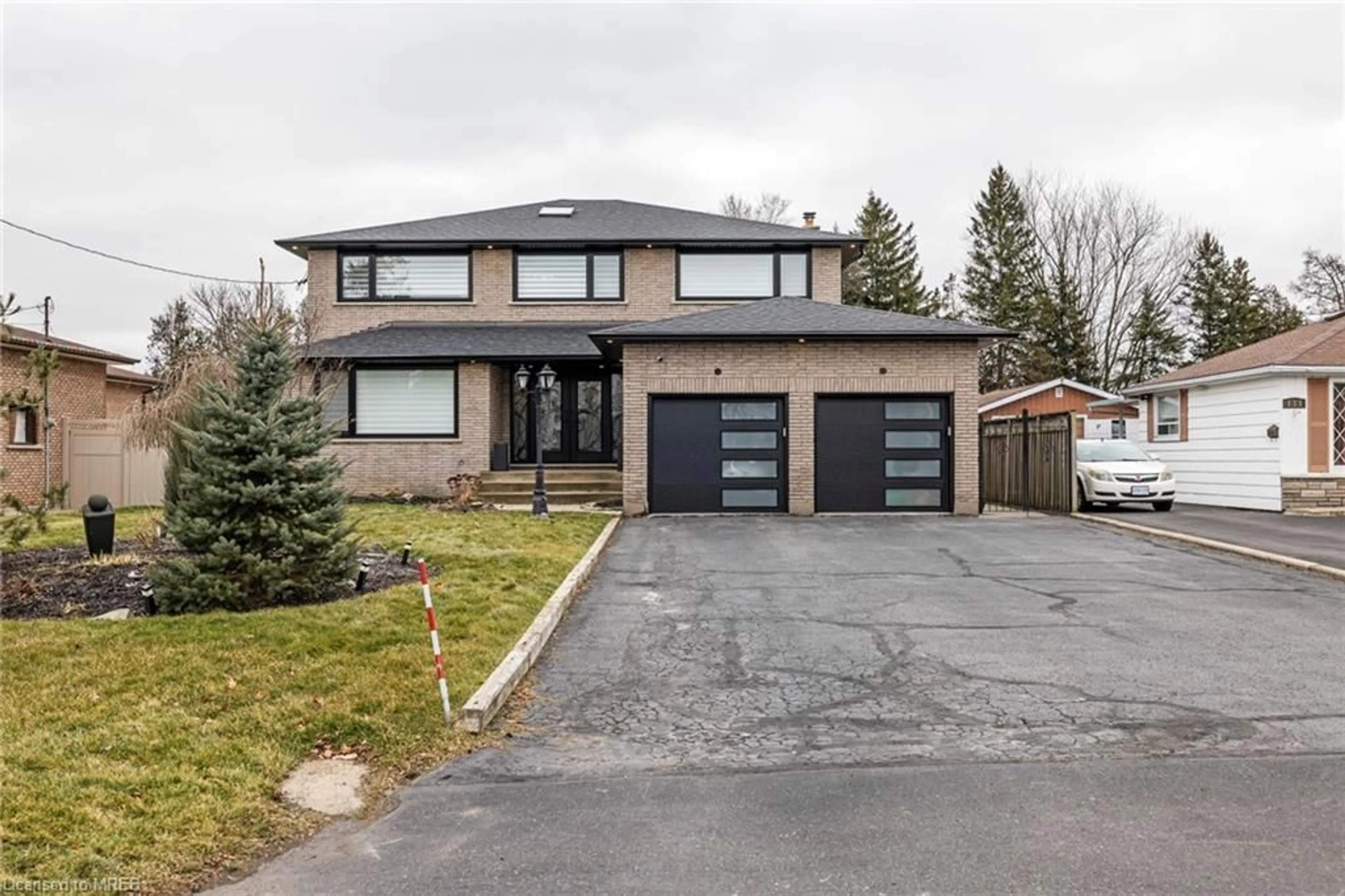 Frontside or backside of a home for 107 Kennedy Ave, Hamilton Ontario L9B 1C6