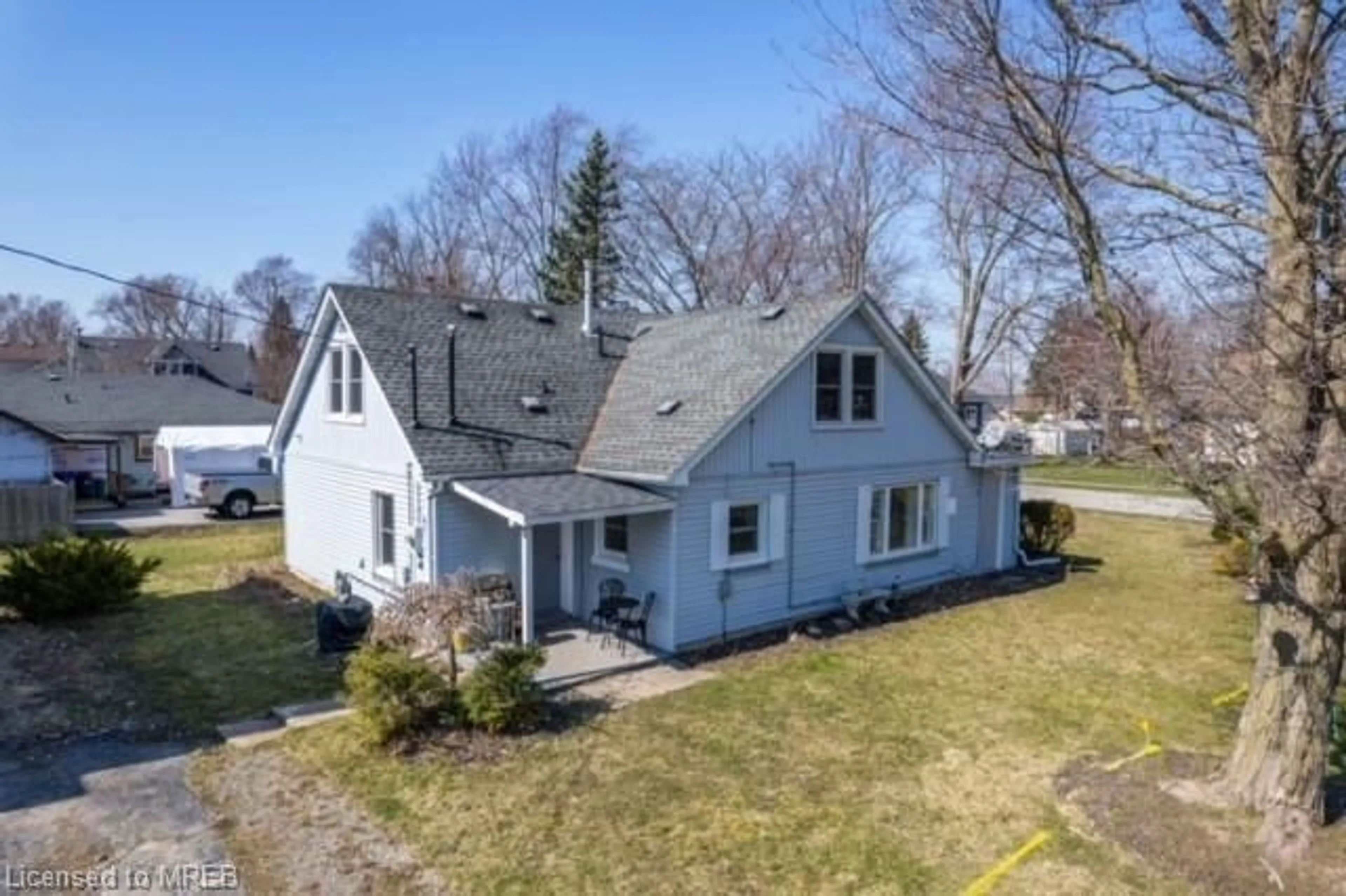 Frontside or backside of a home for 3807 Elm St, Ridgeway Ontario L0S 1N0