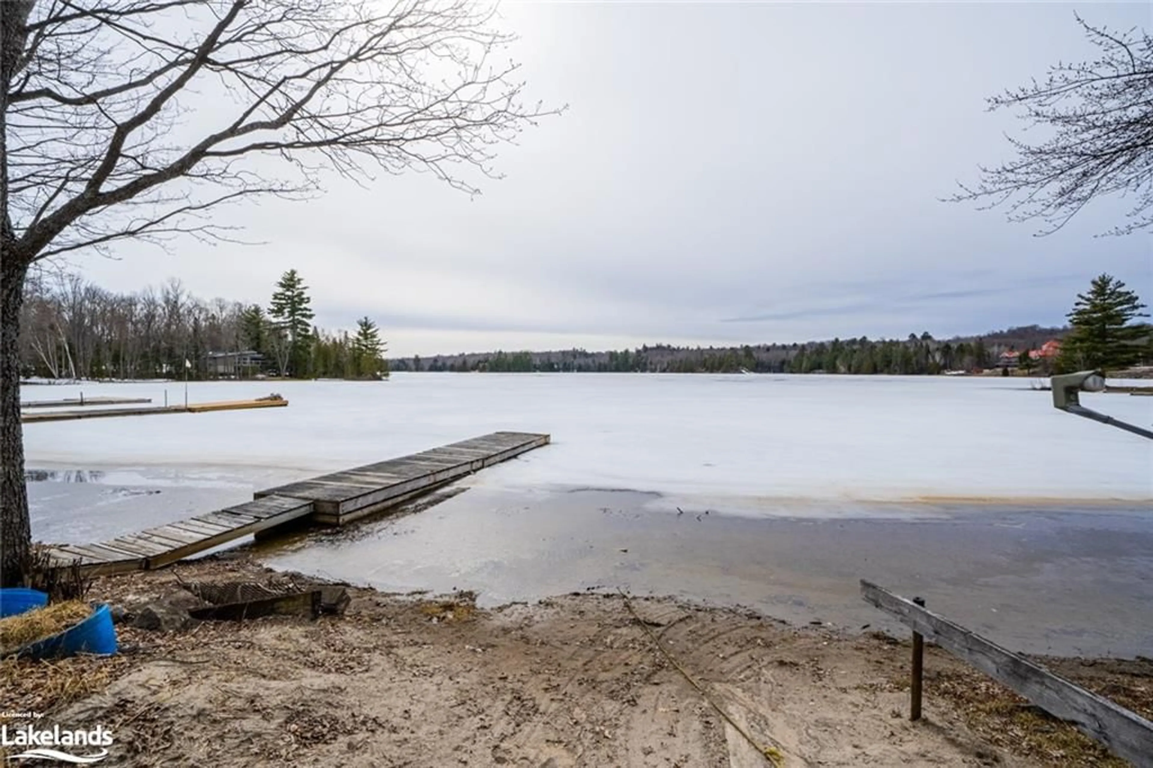 Cottage for 327 Whitestone Lake Rd, Dunchurch Ontario P0A 1G0
