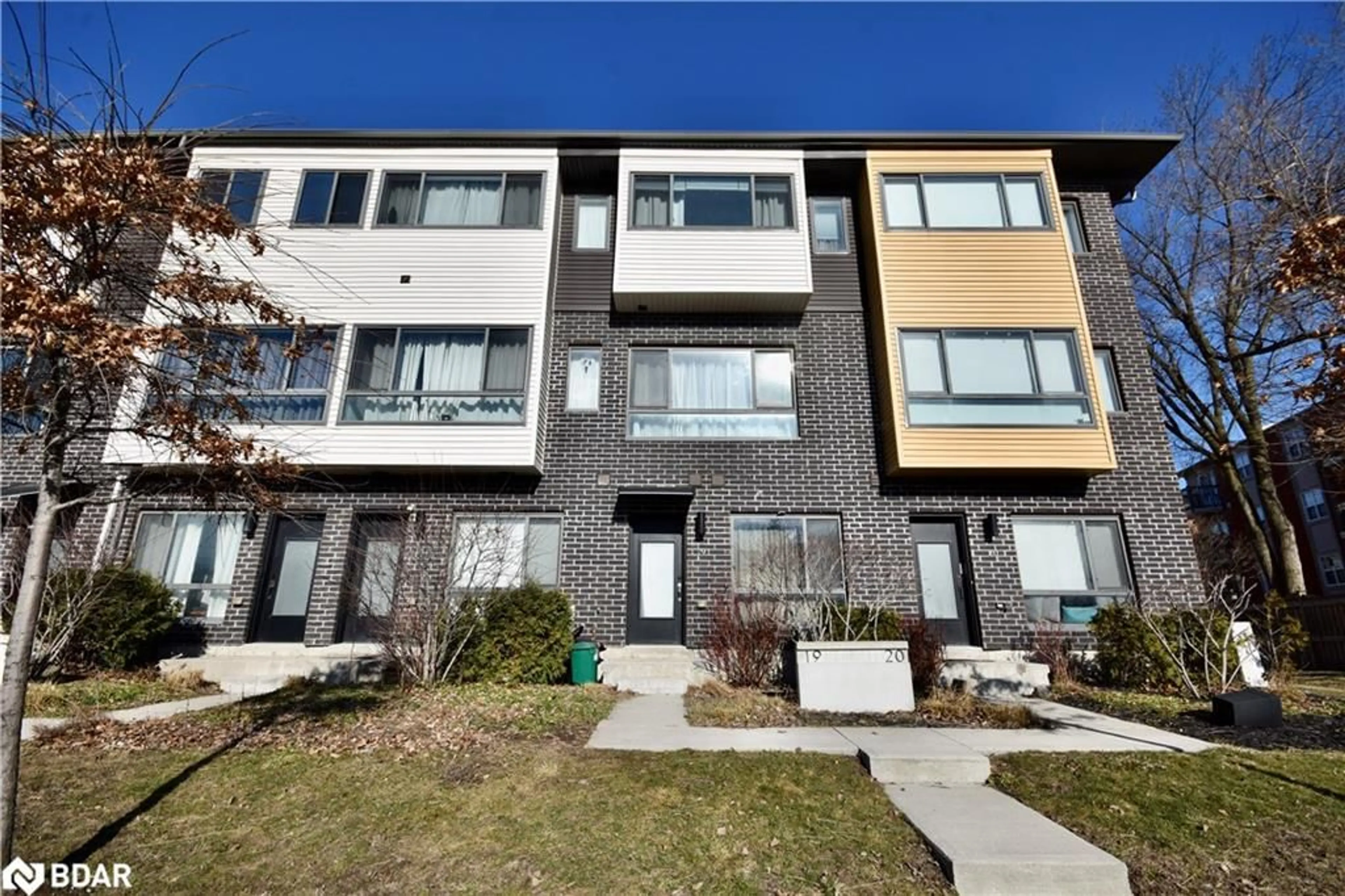 A pic from exterior of the house or condo for 369 Essa Rd #19, Barrie Ontario L4N 9C8