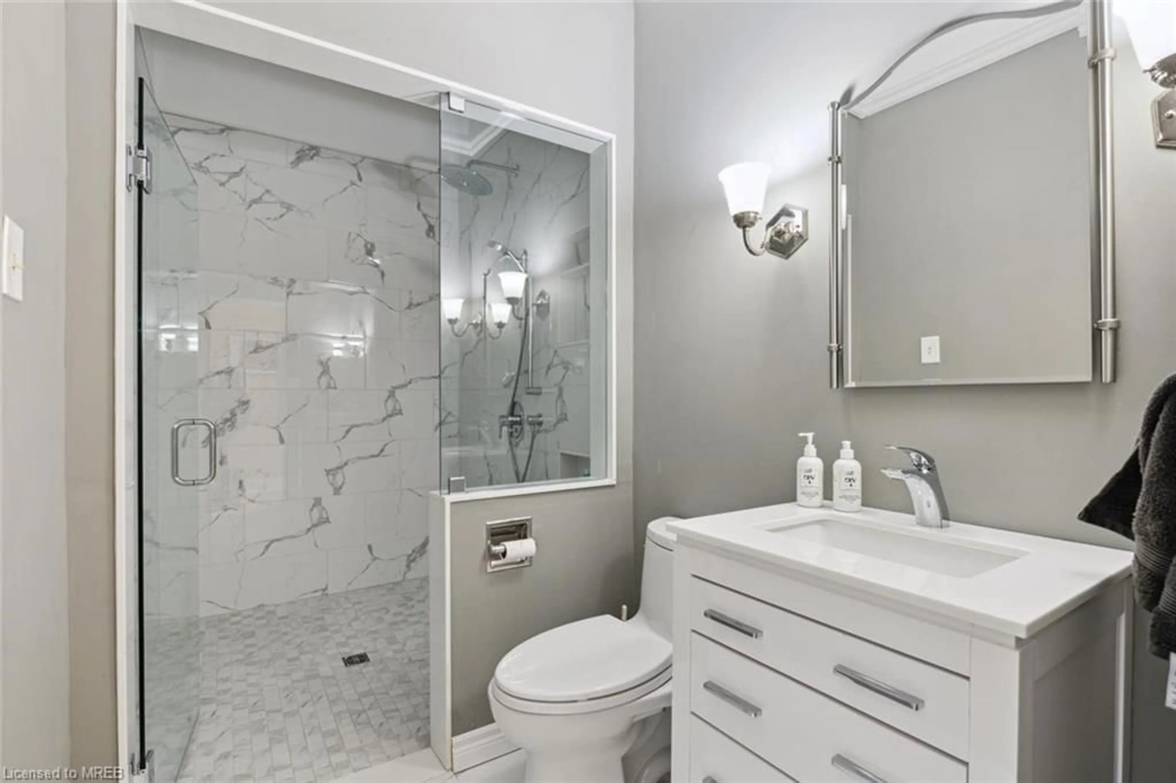 Bathroom, ceramic floors for 2 12th St, Grimsby Ontario L3M 2V7