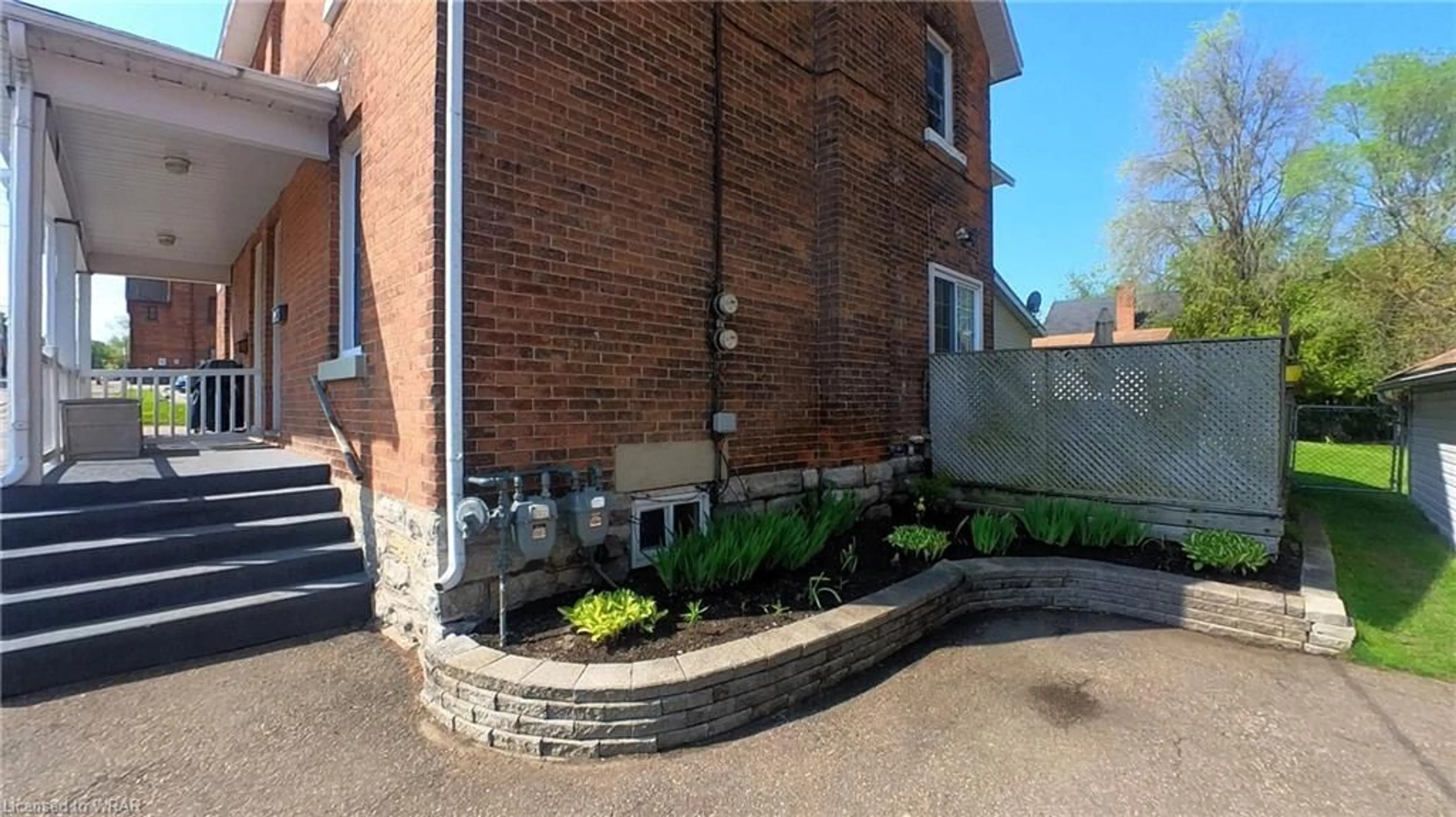 A pic from exterior of the house or condo, the street view for 158 William St, Pembroke Ontario K8A 1N5