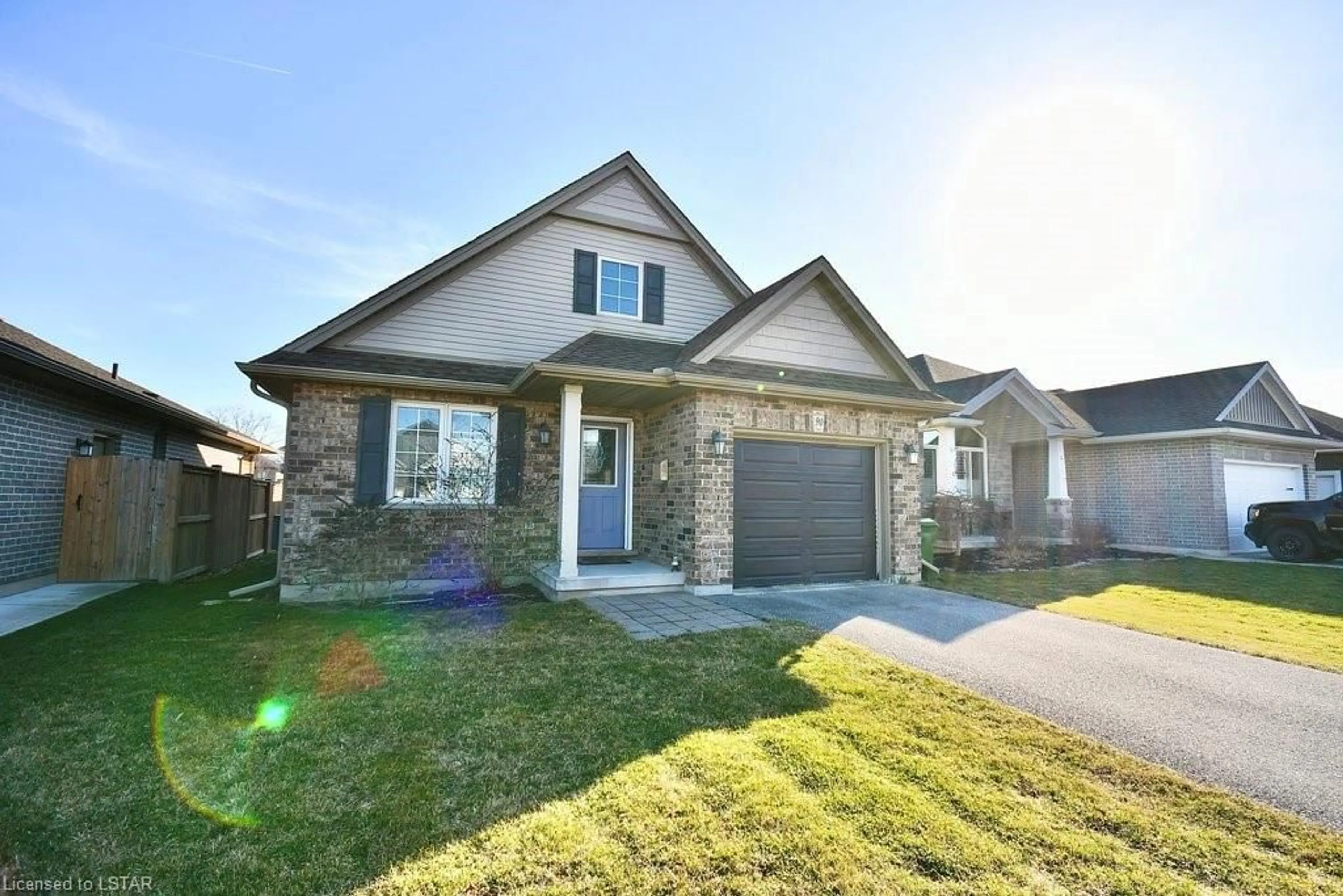 Frontside or backside of a home for 90 Westlake Drive Dr, St. Thomas Ontario N5P 0B7