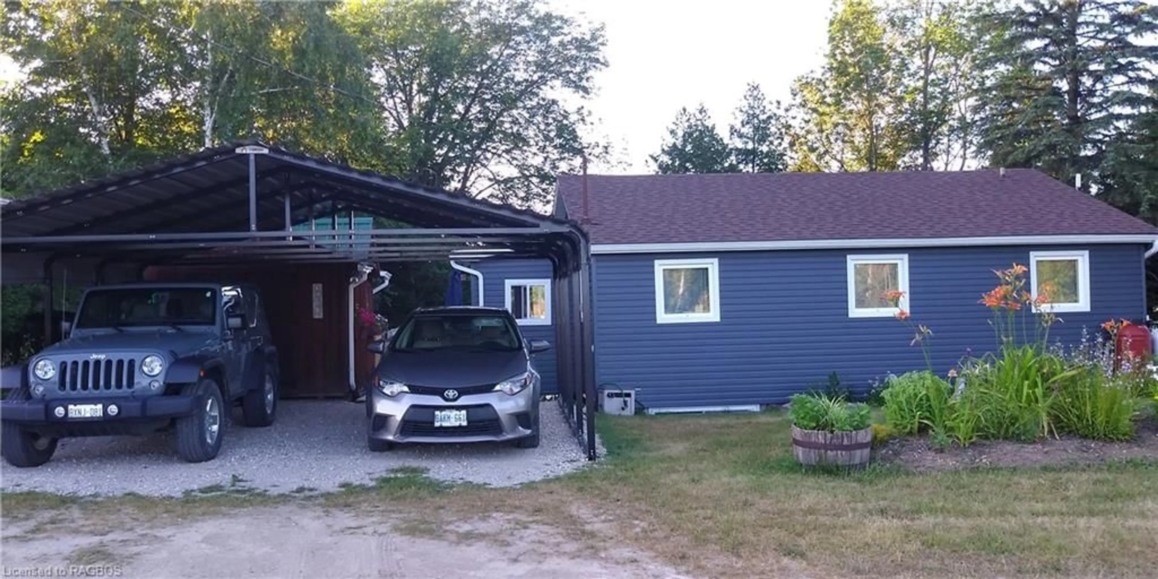 Frontside or backside of a home for 165 Kingston Dr, West Grey Ontario N0G 1S0