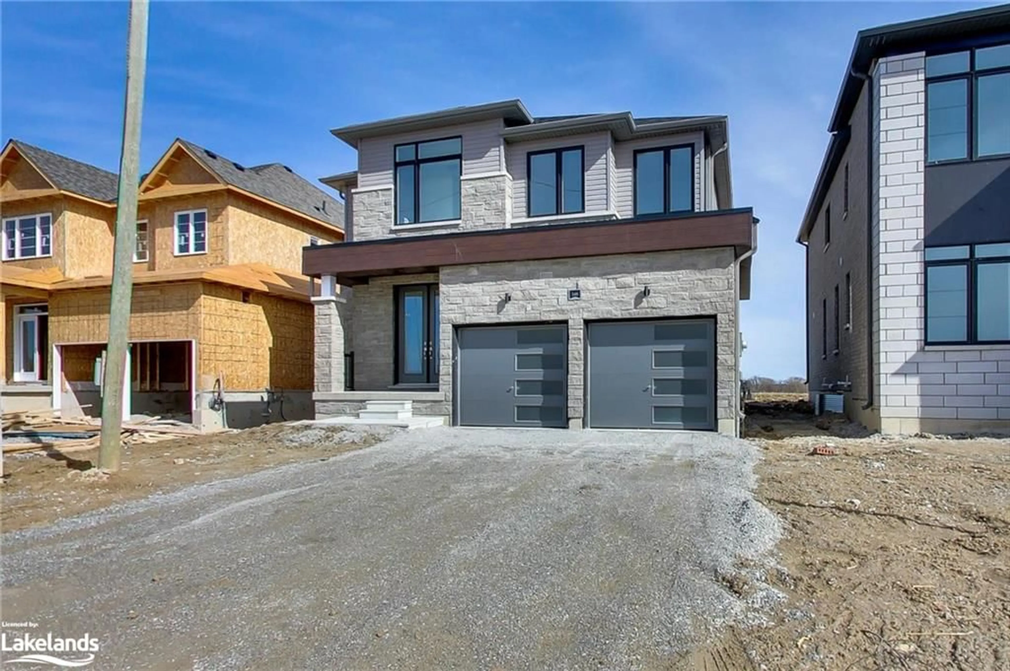 Home with brick exterior material for 148 Union Blvd, Wasaga Beach Ontario L9Z 0P1