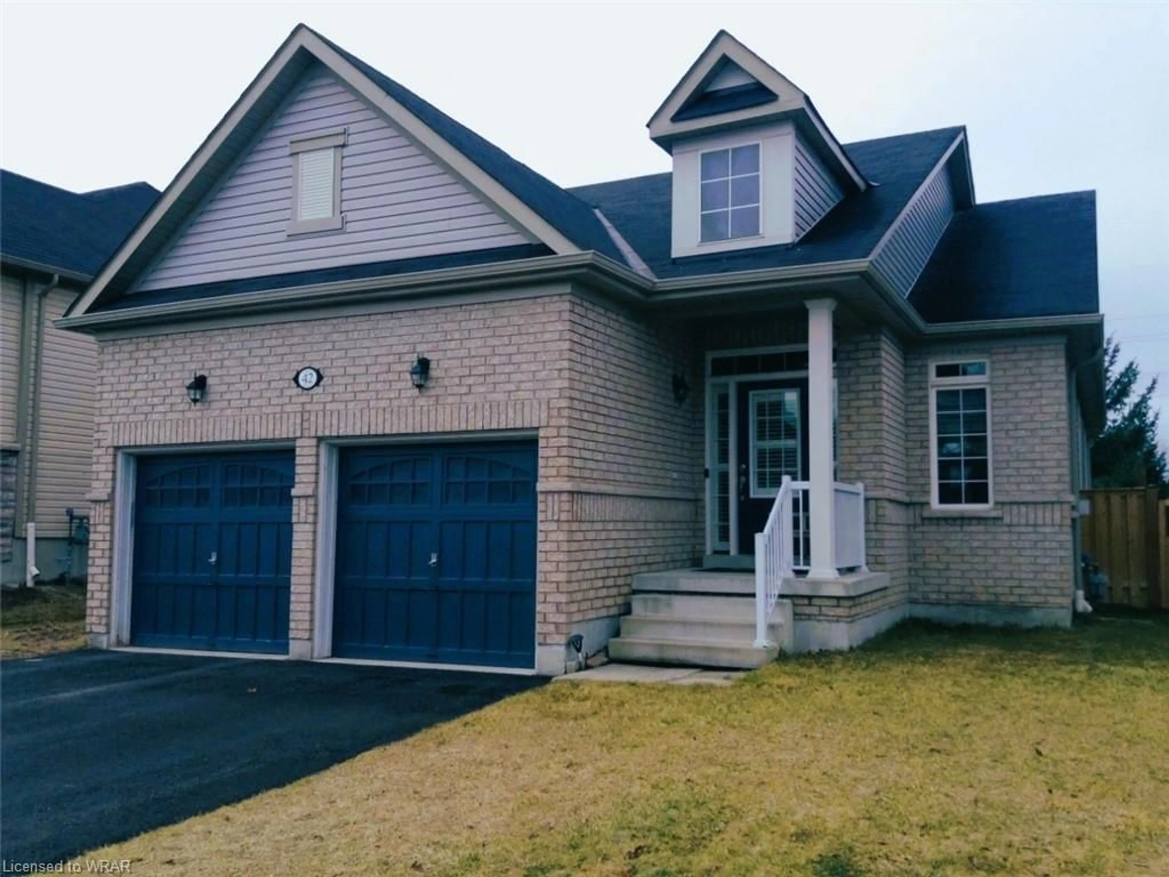 Frontside or backside of a home for 42 Christy Dr, Wasaga Beach Ontario L9Z 0E5