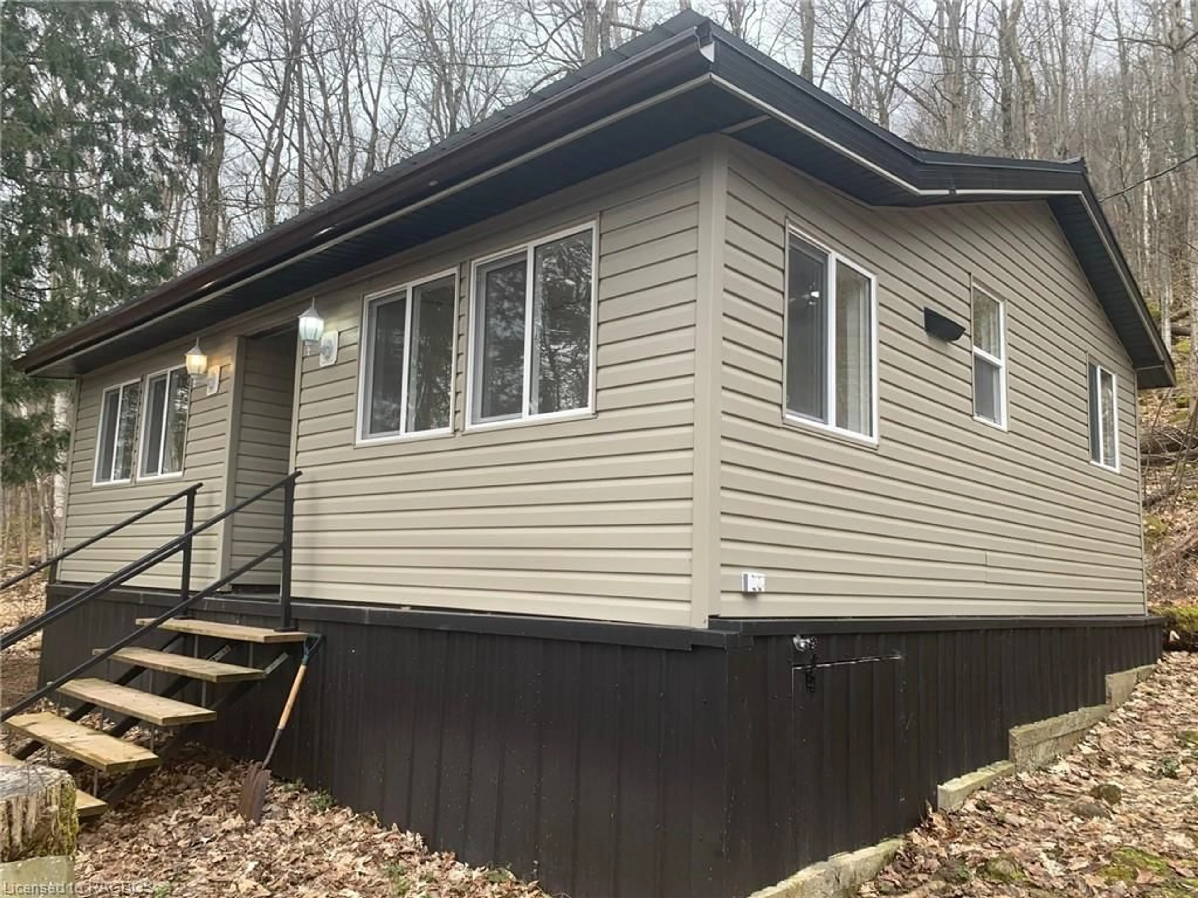 Cottage for 13 4th Ave, South Bruce Peninsula Ontario N0H 2T0