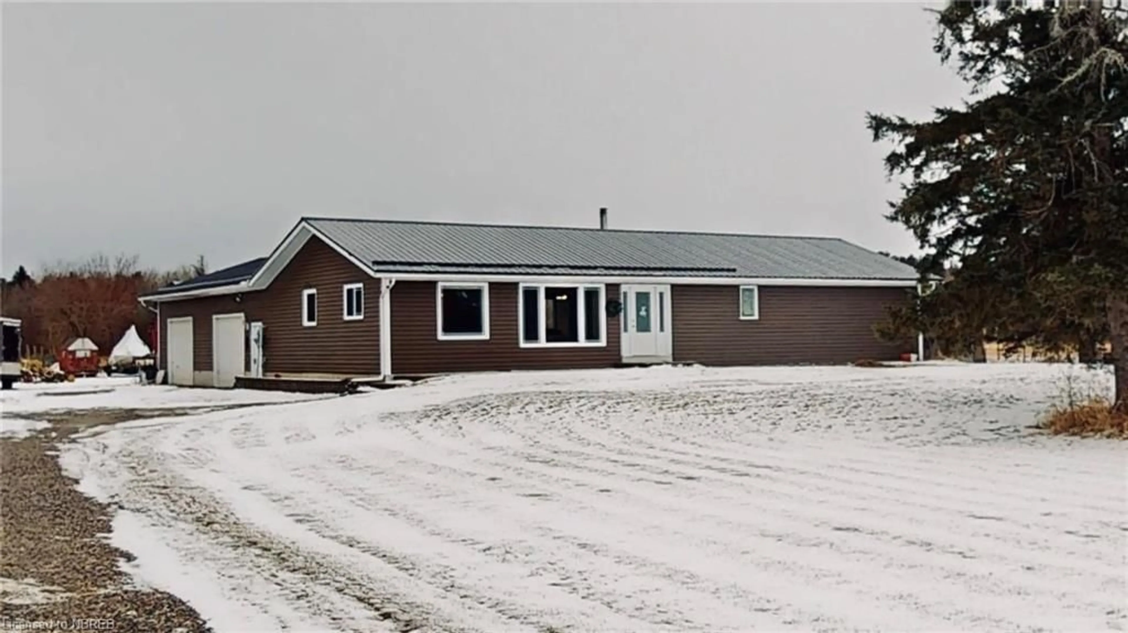 Home with unknown exterior material for 2039 Hwy 654, Callander Ontario P0H 1H0