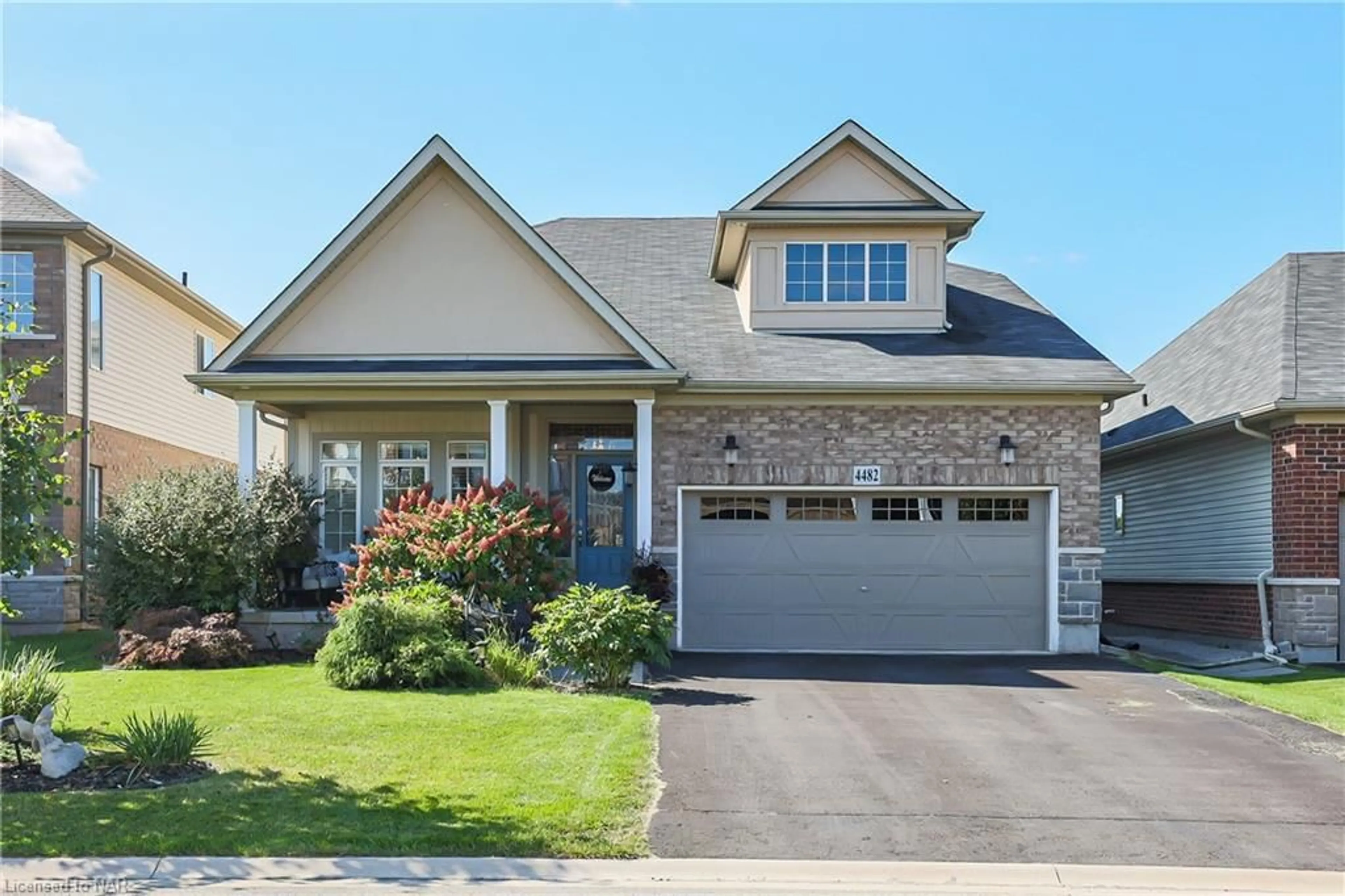 Frontside or backside of a home for 4482 Cinnamon Grove Grove, Niagara Falls Ontario L2G 0G7