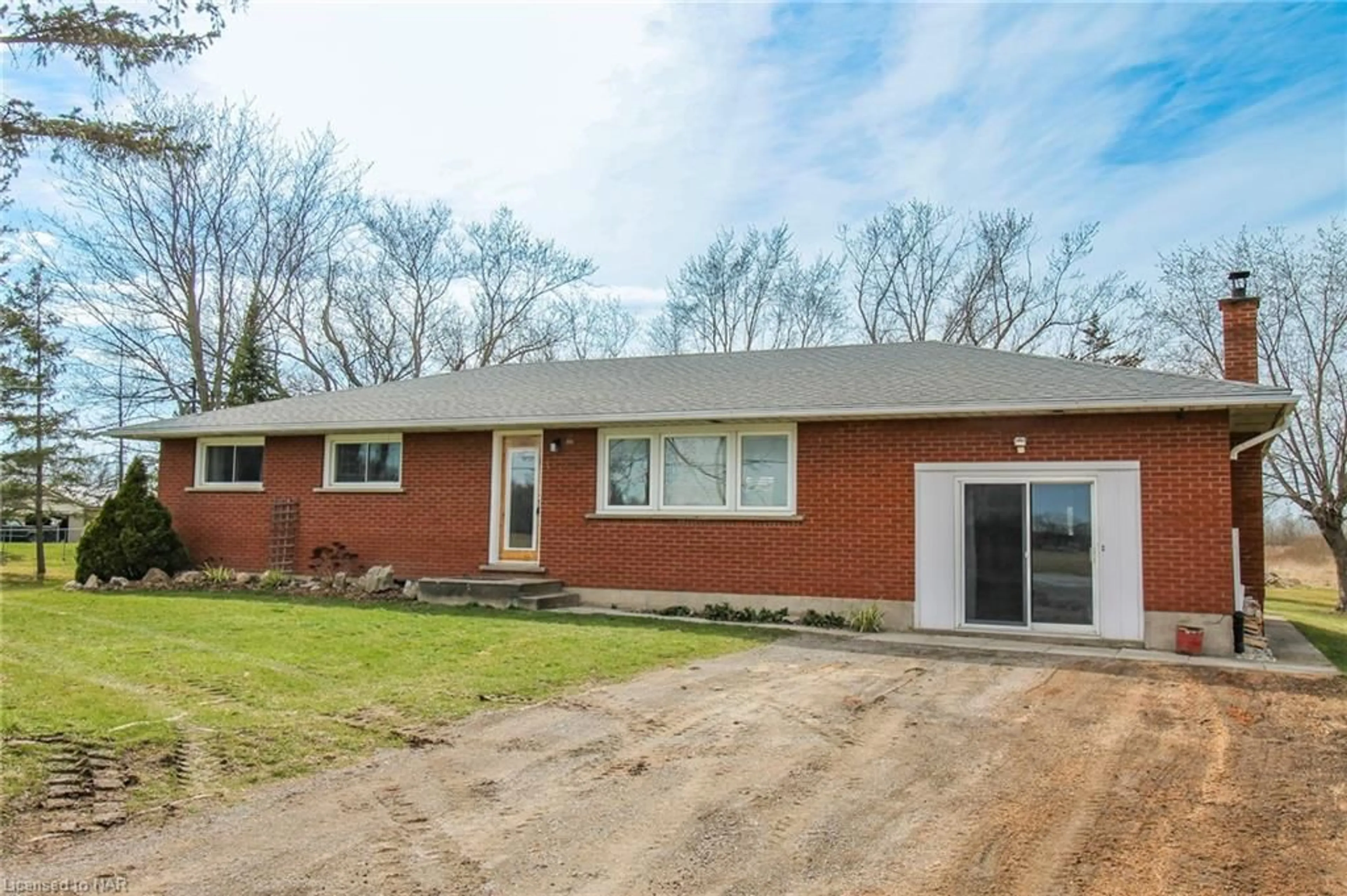 Home with brick exterior material for 3818 Elm St St, Port Colborne Ontario L3K 5V5